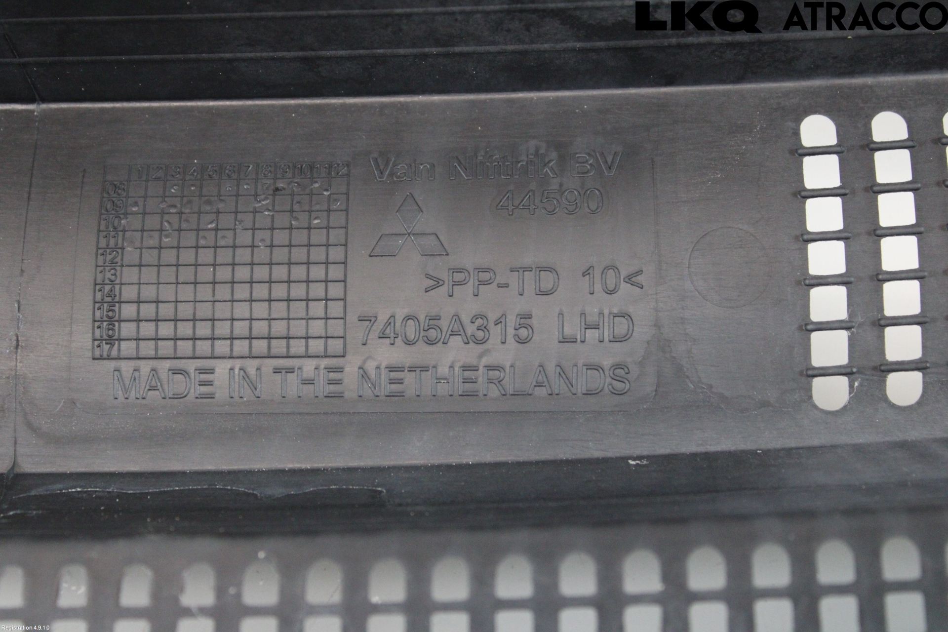 Mitsubishi COLT 09-13 Visker Deksel-Grill-Under Frr