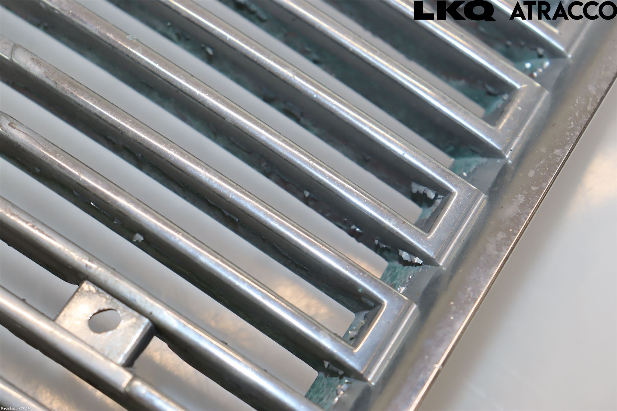 Volvo S70/V70/XC  97-00 Grill Komplett