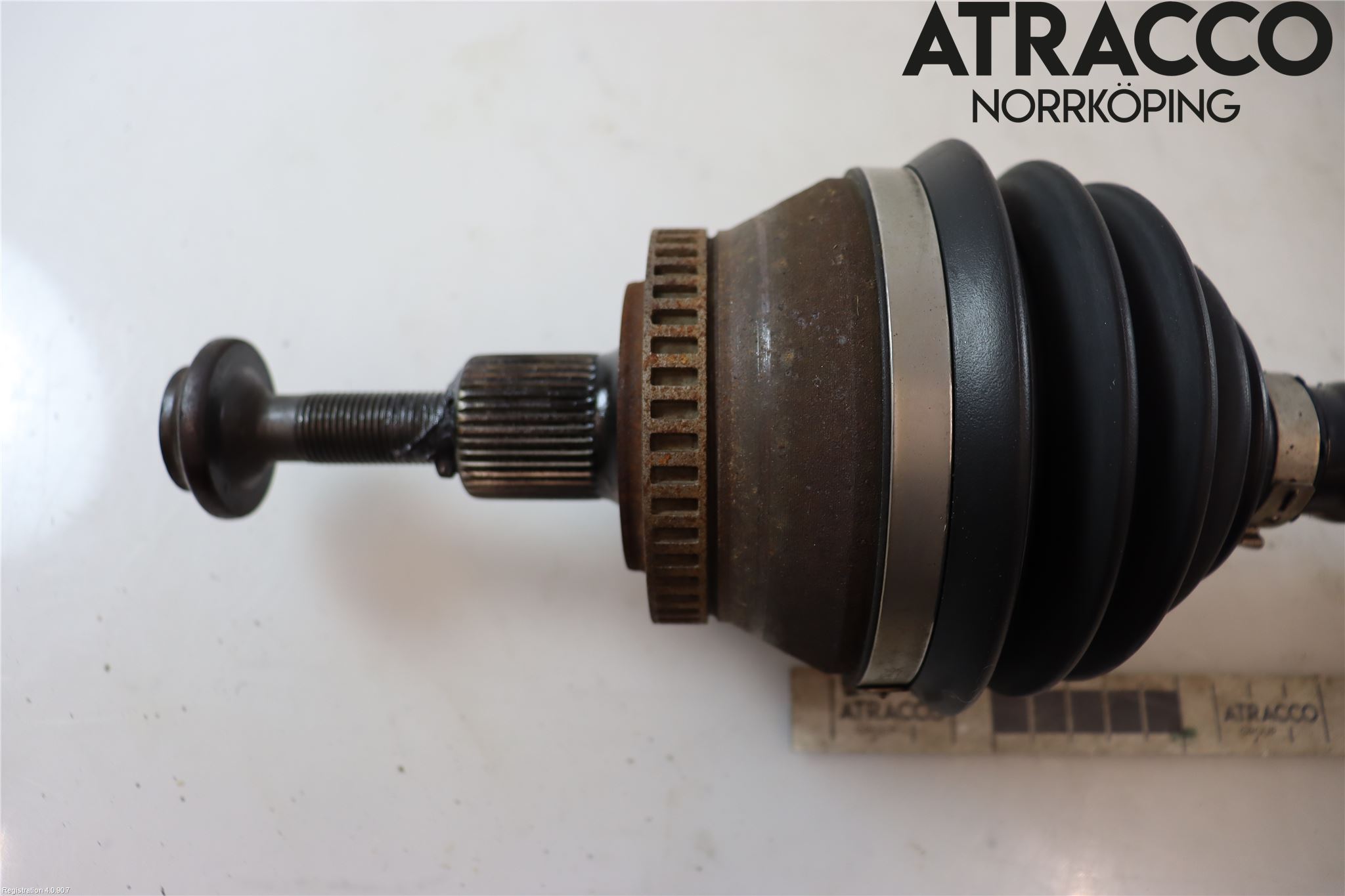 Audi A4/S4 01-05 Drivaksel Foran Kompl Venstre