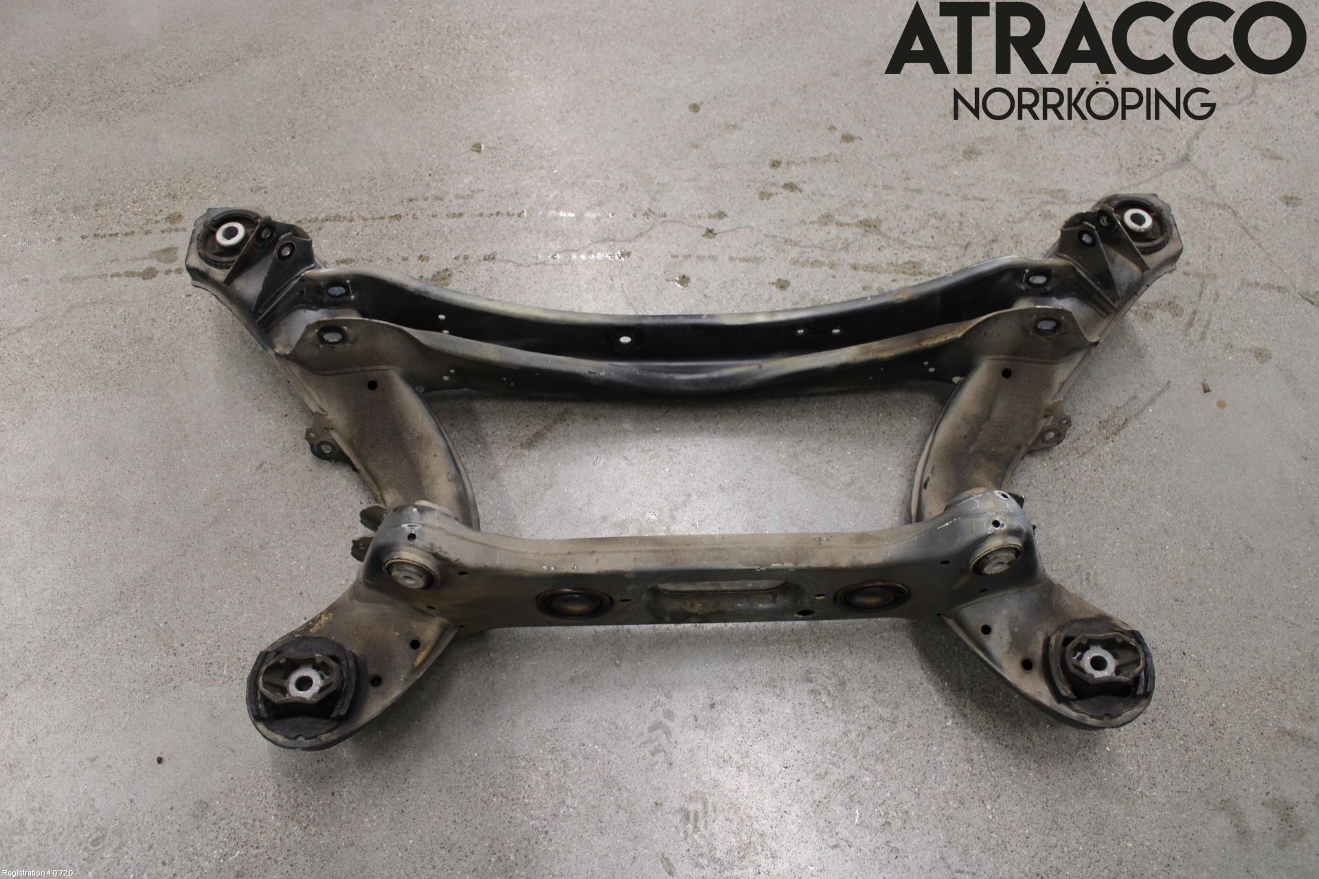 Mercedes-Benz MB C-KLASS (W205) 14-21 Bakaksel Feste Travers-Ramme