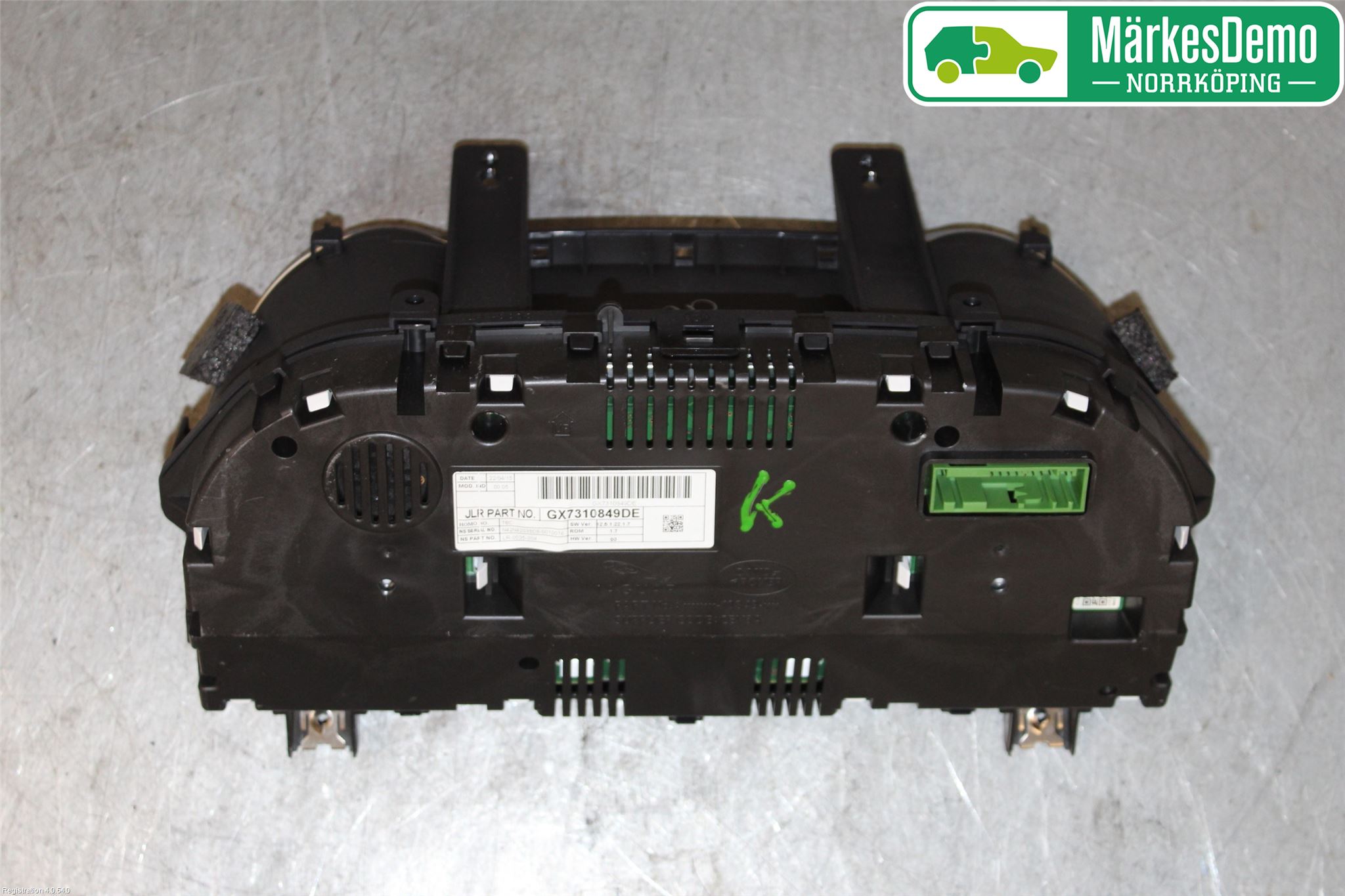 Jaguar XE (X760) 15-24 Instr Kombinert