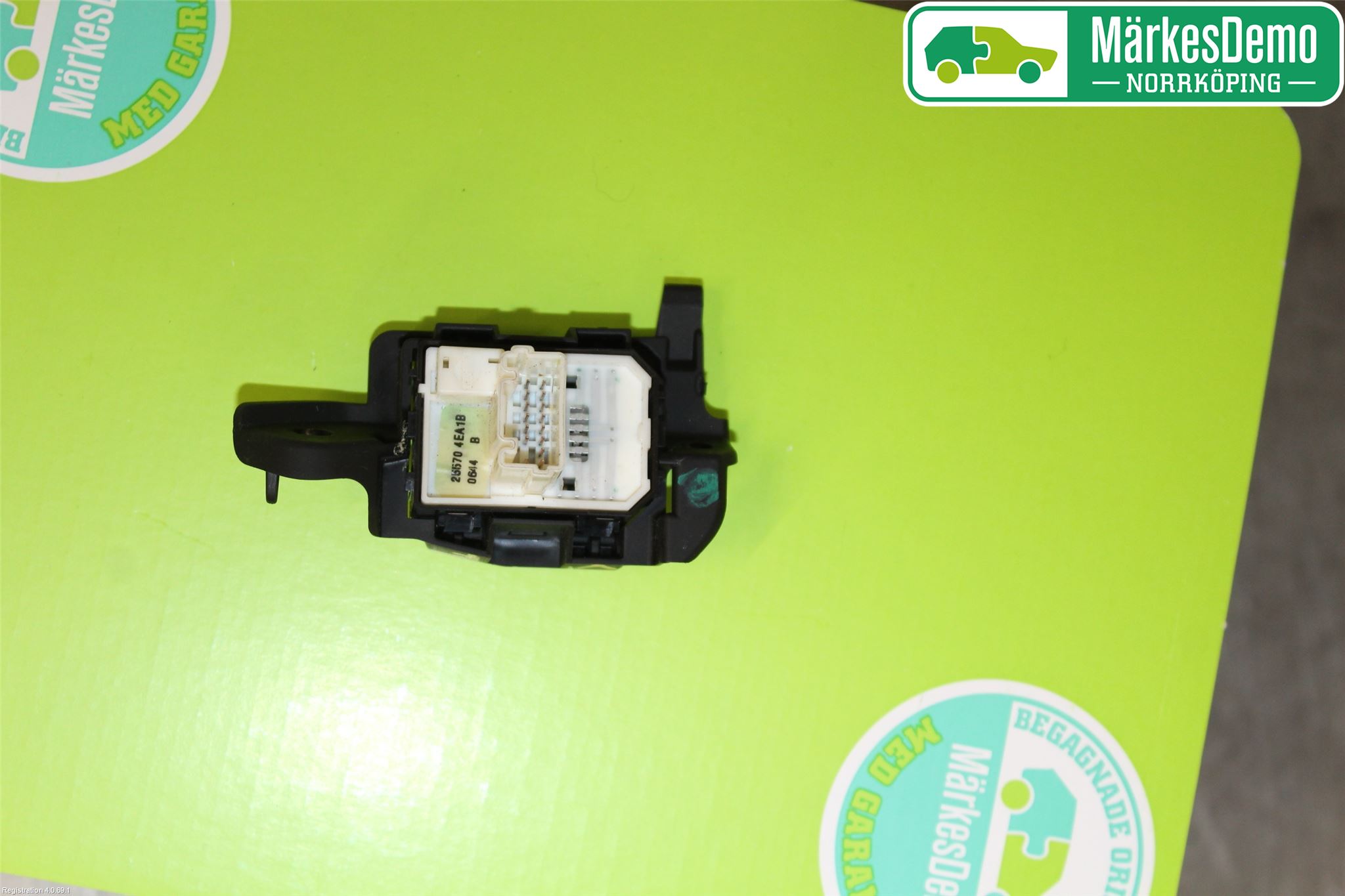 Nissan QASHQAI 14-17 Bryter Speil