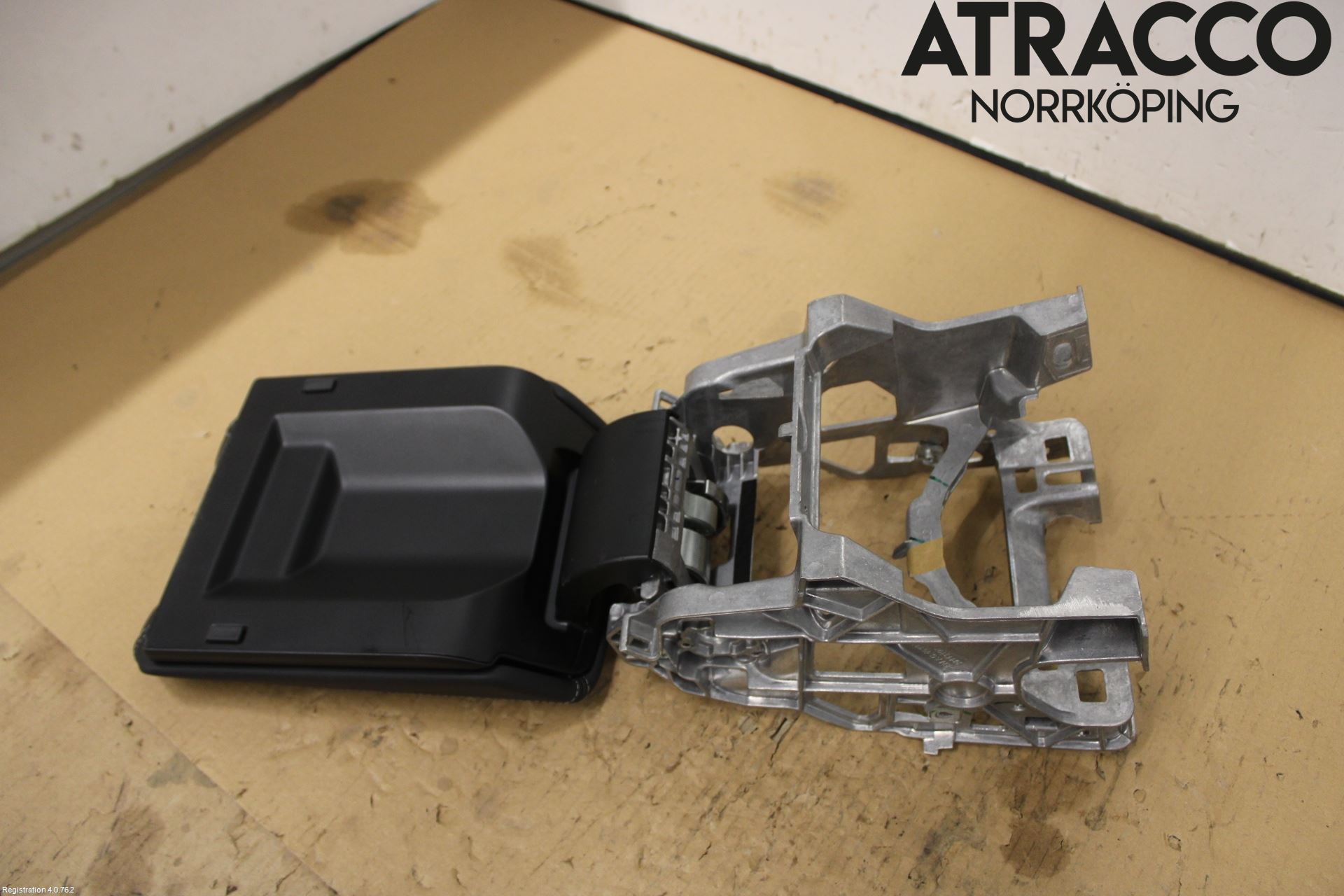 Audi A6 F2/C8 19- Innr Armlene