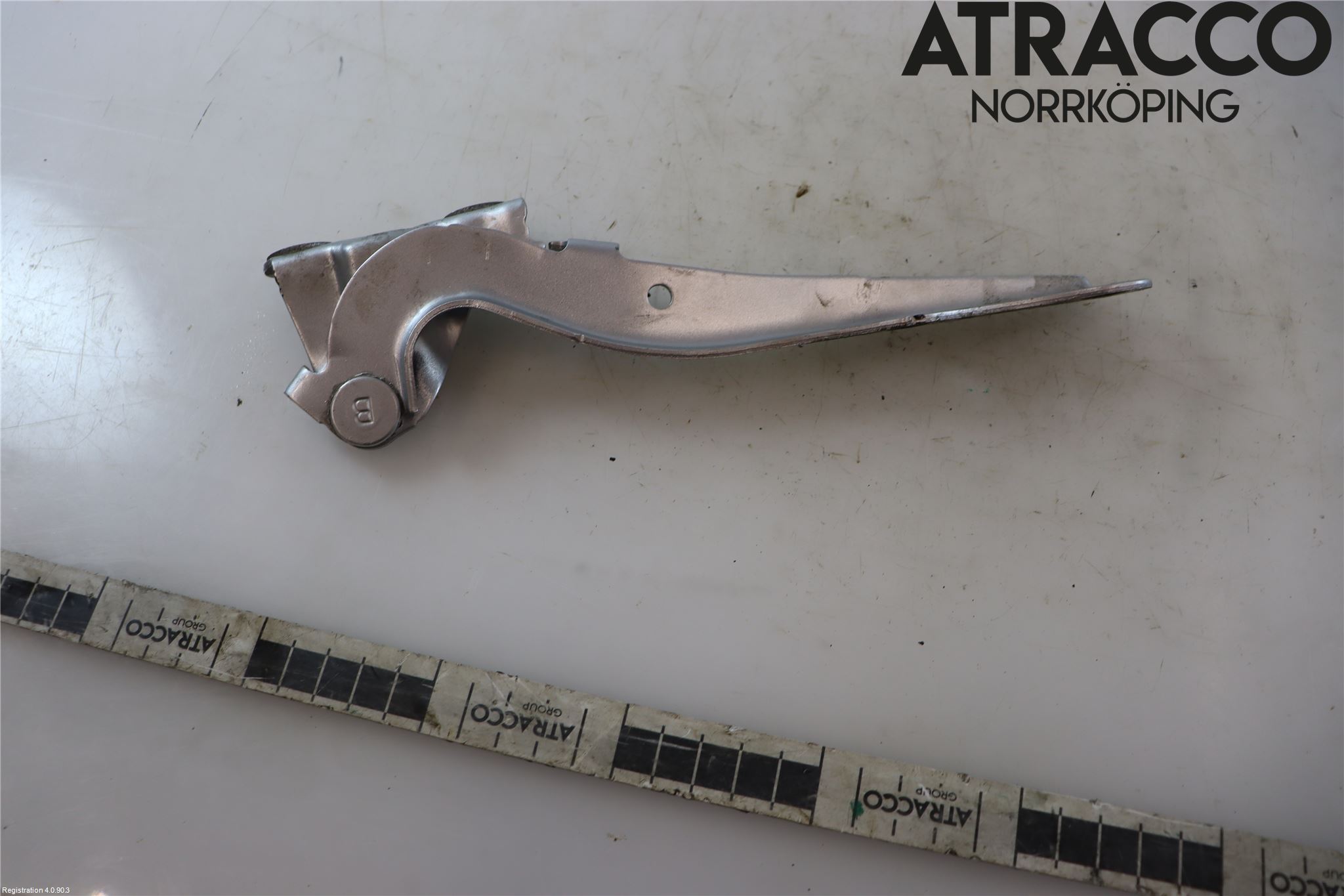 Toyota PRIUS NWH20 04-08 Panser Hengsel - Hengsler