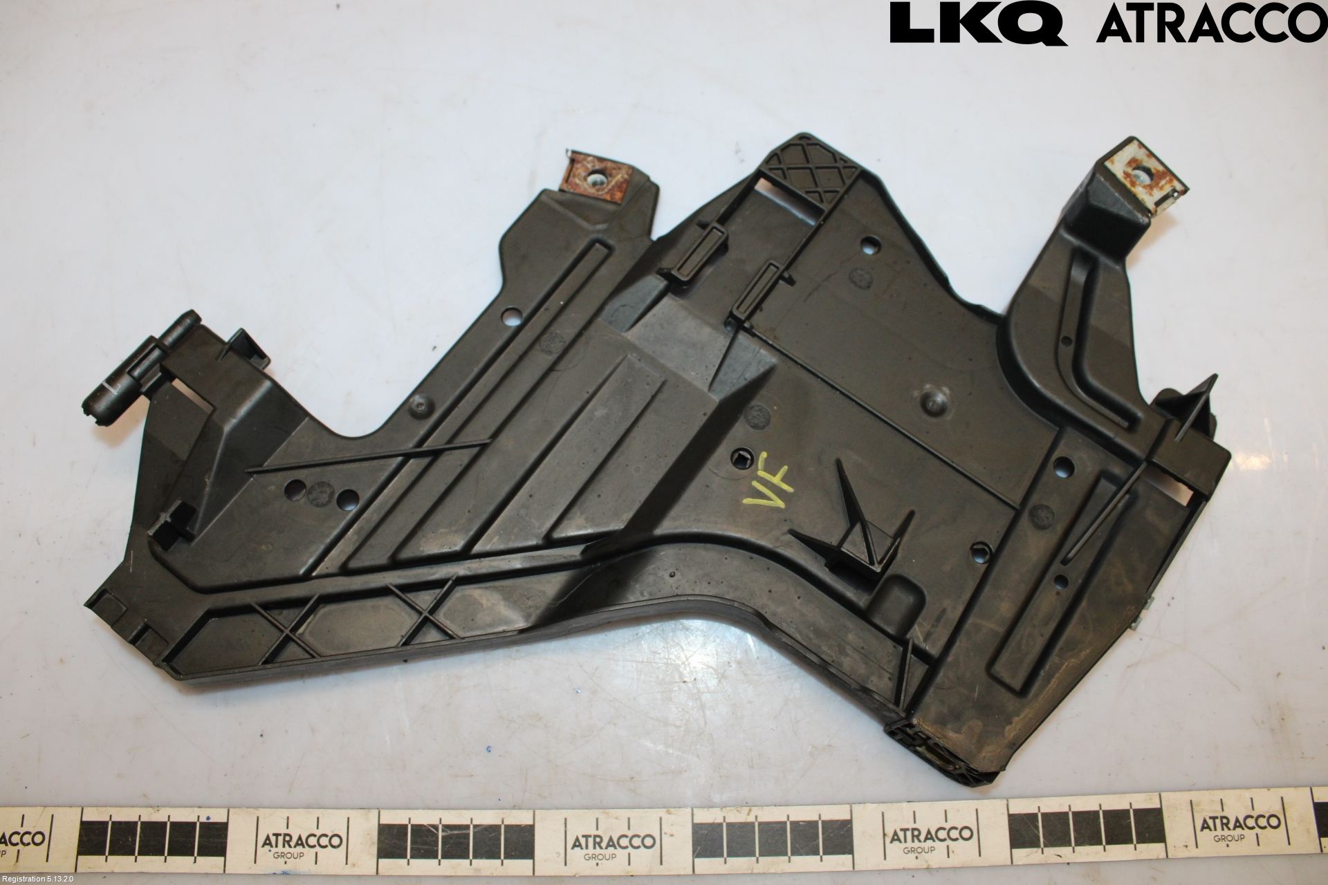 Audi A4/S4 08-11 Frontlykt Holder-Feste