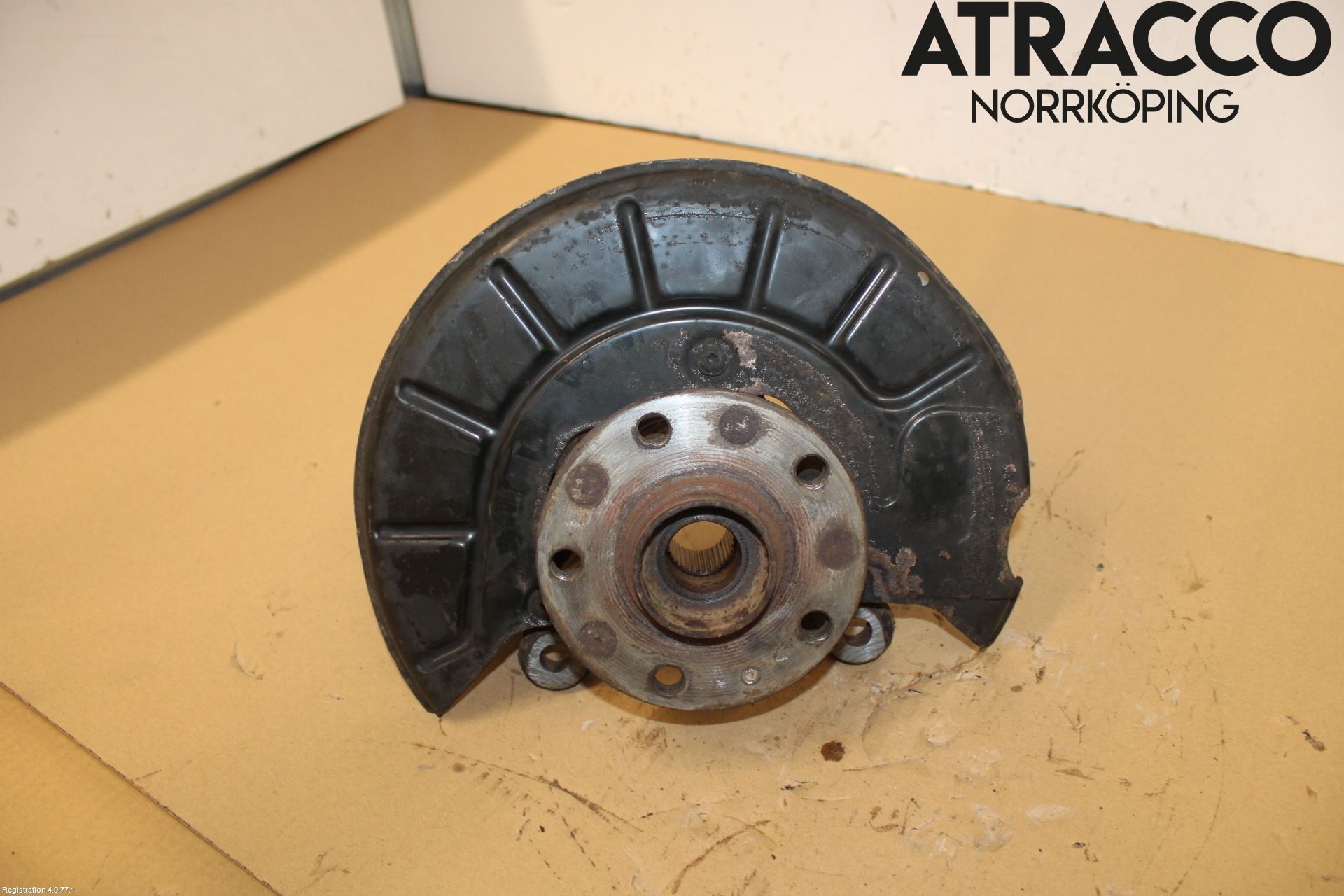 Volkswagen VW CADDY      04-10 Spindel Vf