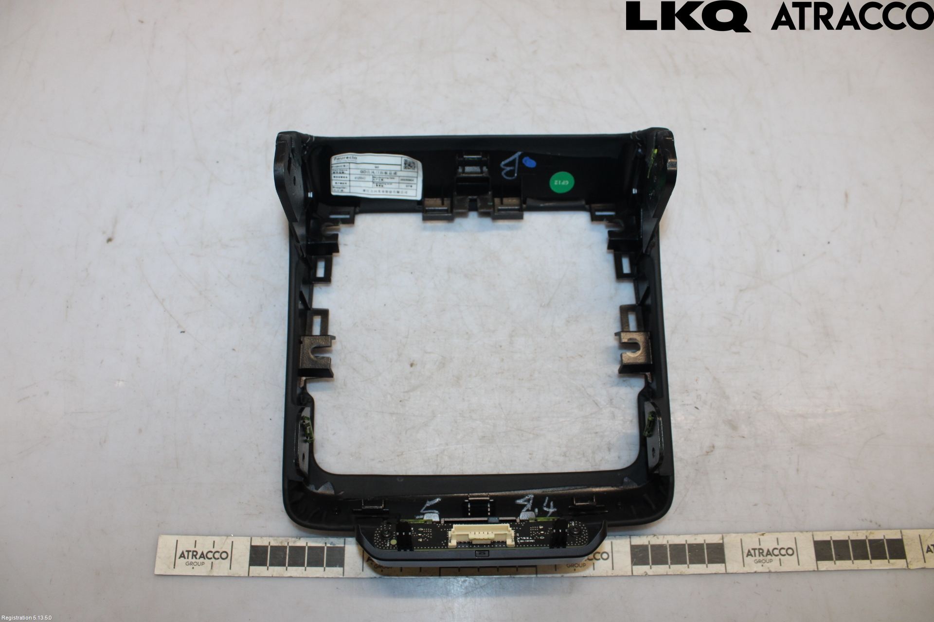 Tesla MODEL 3 17- Dashbord Kanal - Dyse
