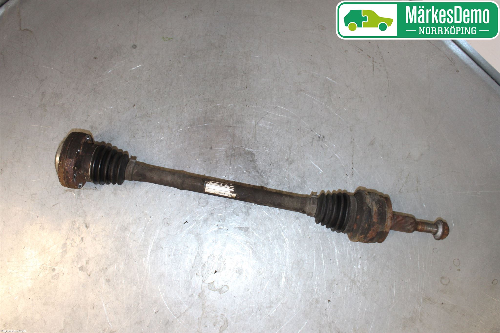 Volkswagen VW TRANSP/CARAVELLE (T5) 04-15 Drivaksel Bak Kompl Venstre