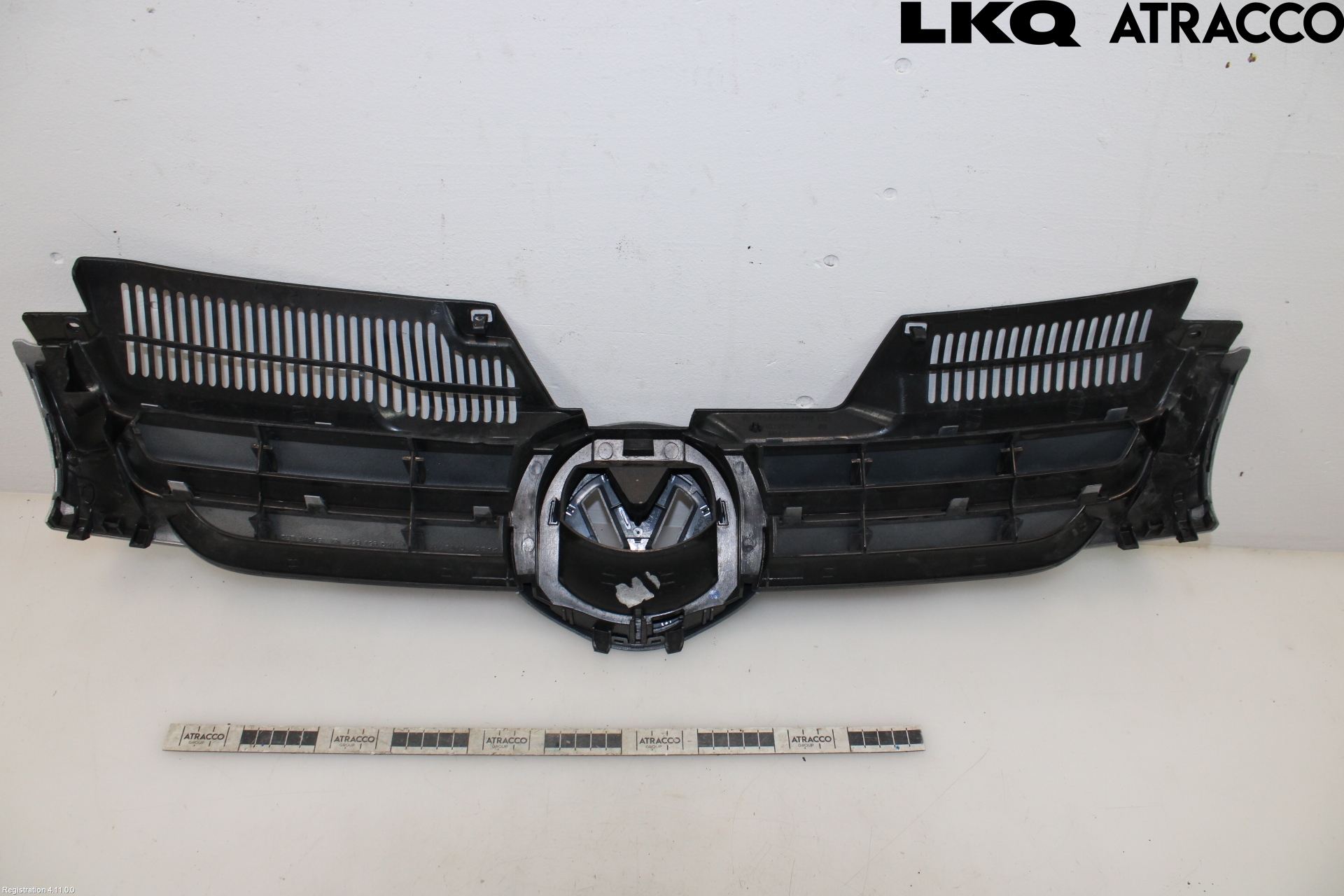 Volkswagen VW GOLF V 04-09 Grill Komplett