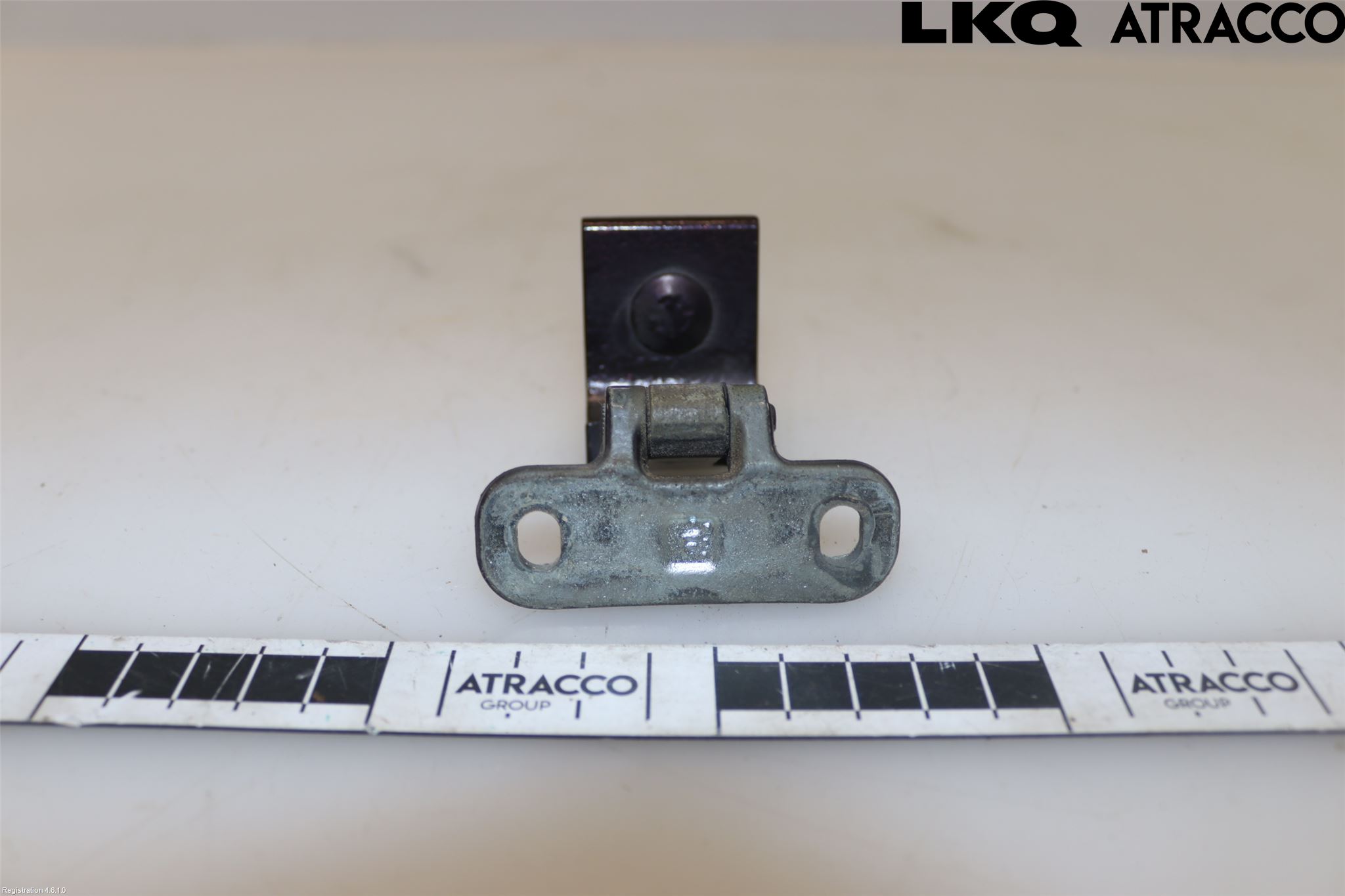 Volkswagen VW PASSAT 15-19 Bakluke Hengsel Venstre