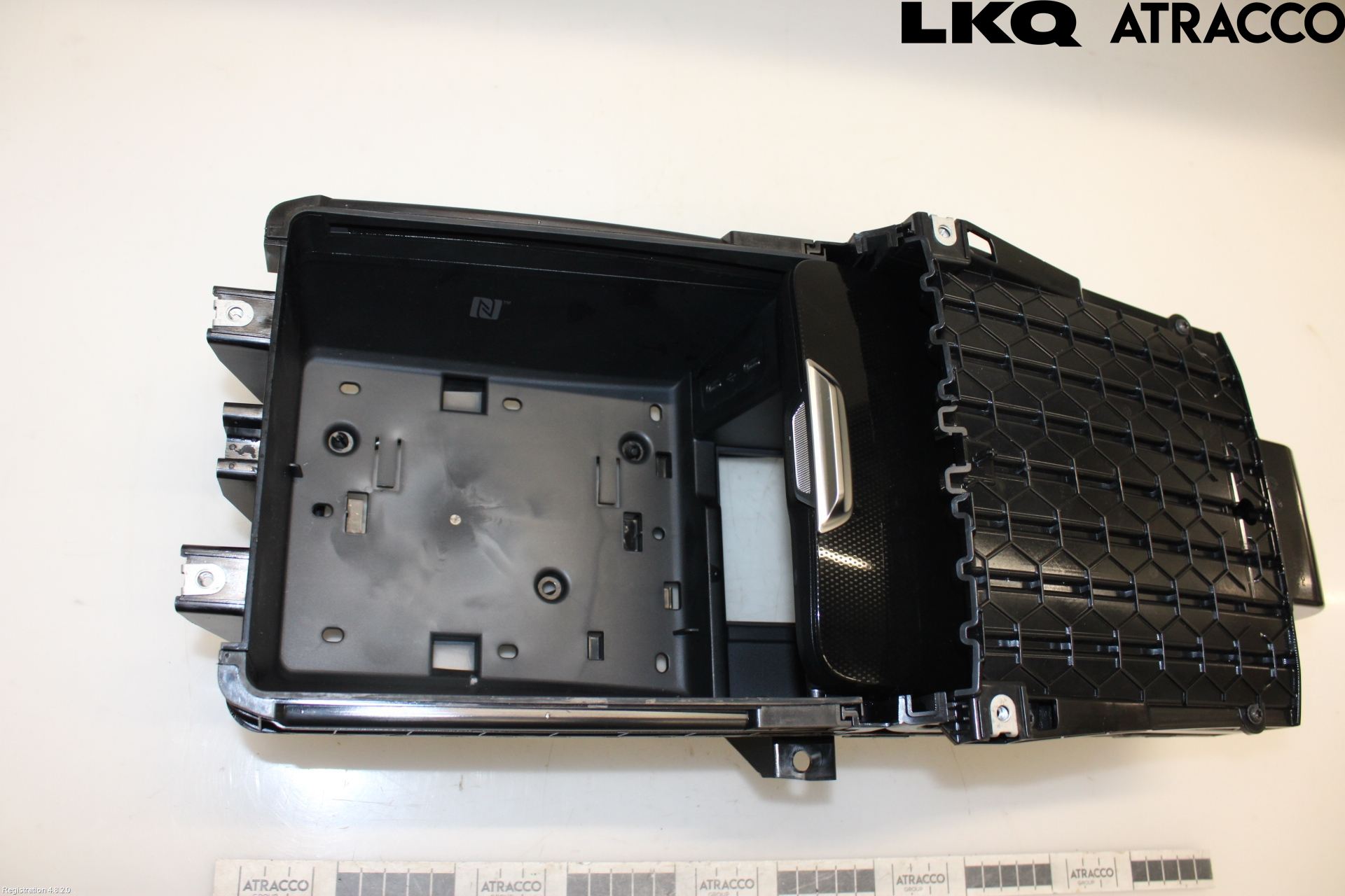 Mercedes-Benz MB EQE (V295) 22- Instrumentkonsoll Midt