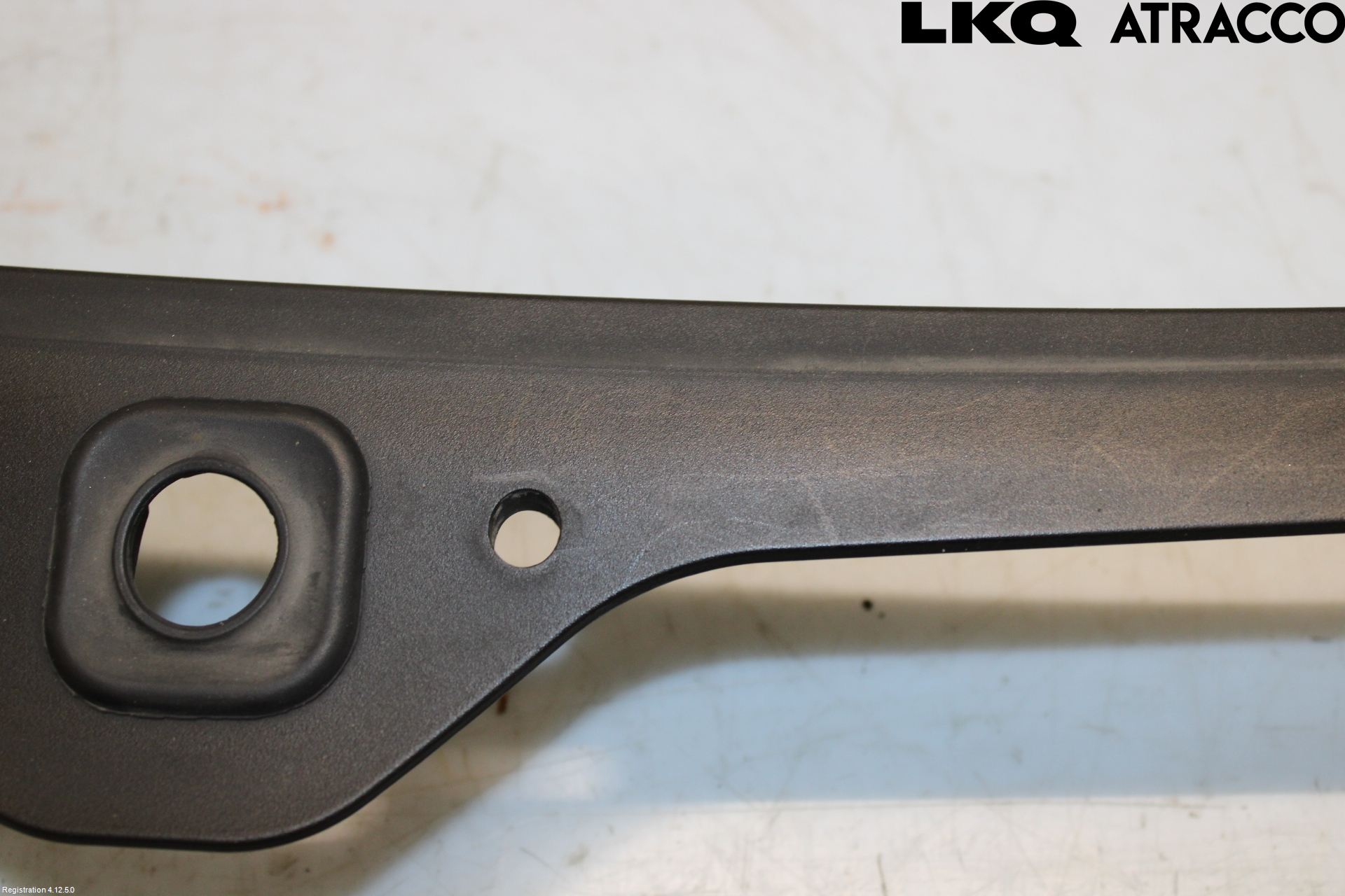 Volvo V40 CROSS COUNTRY 13-19 Visker Deksel-Grill-Under Frr