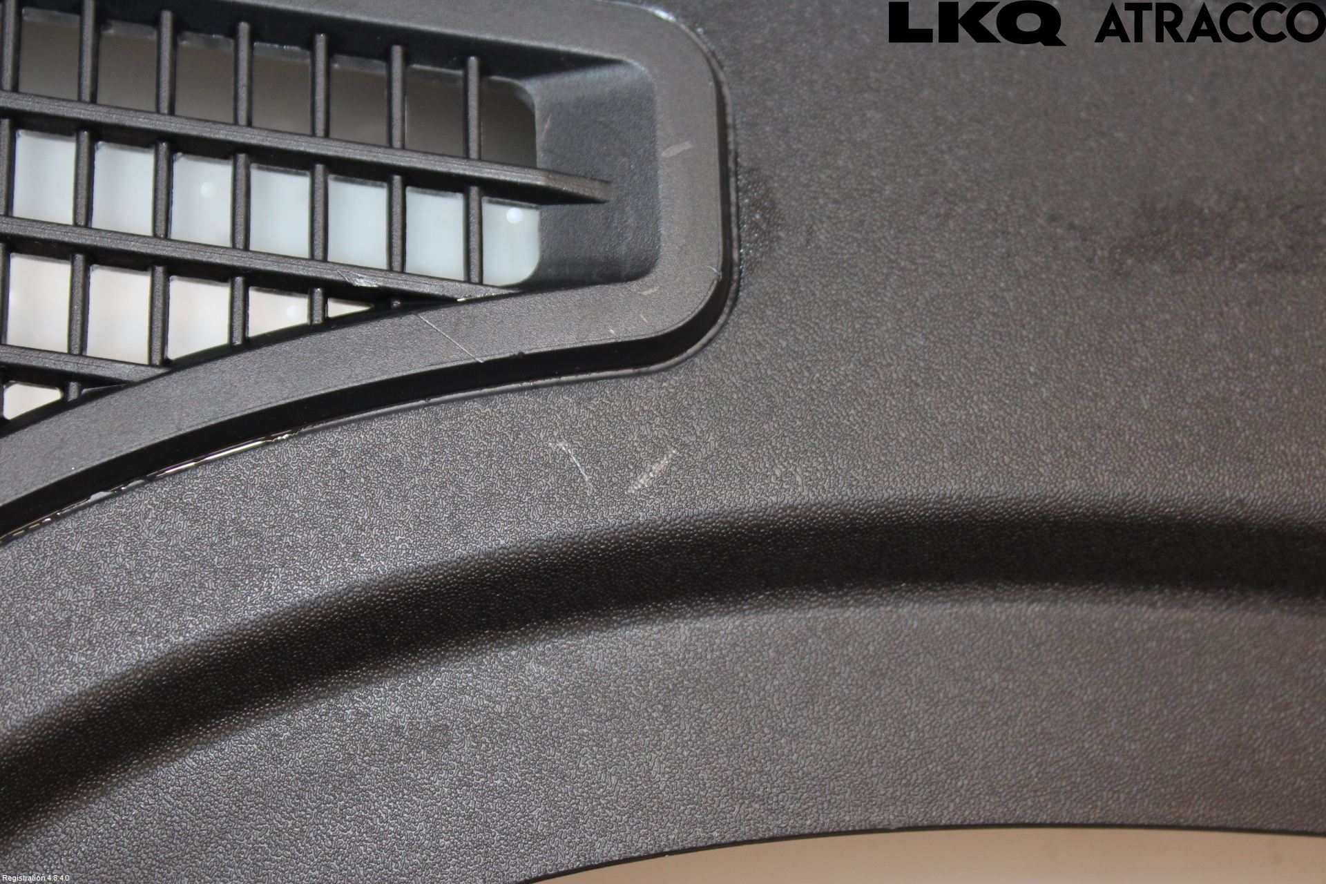 Volkswagen VW PASSAT 24- Visker Deksel-Grill-Under Frr