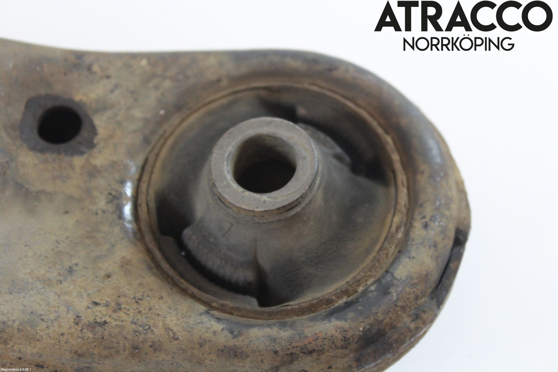 Toyota AVENSIS 09-15 Bærearm Foran Høyre Nedre