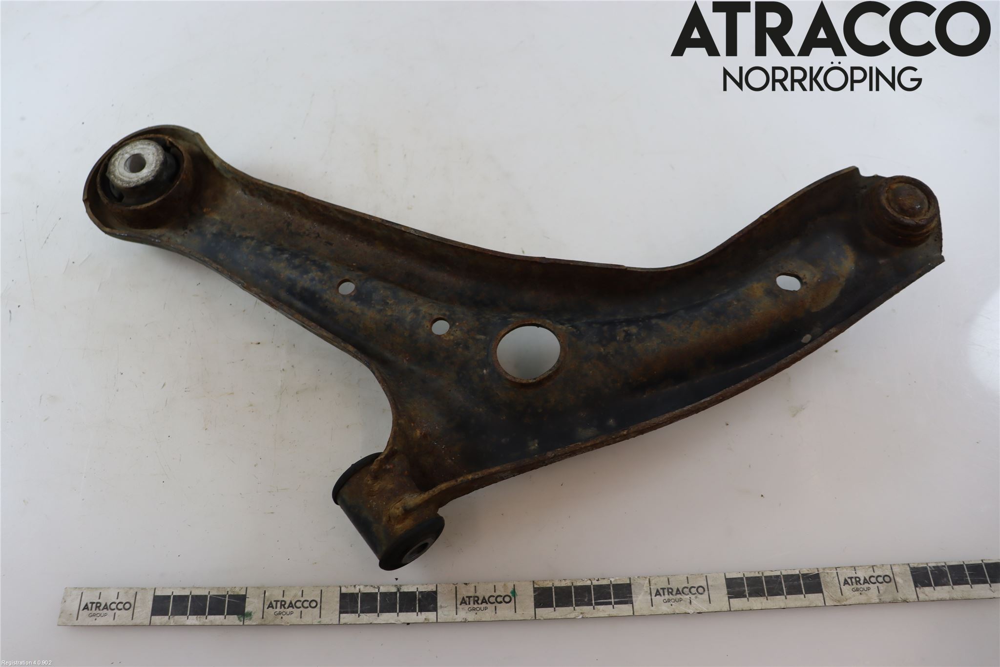 Ford FIESTA 09-12 Bærearm Foran Høyre Nedre