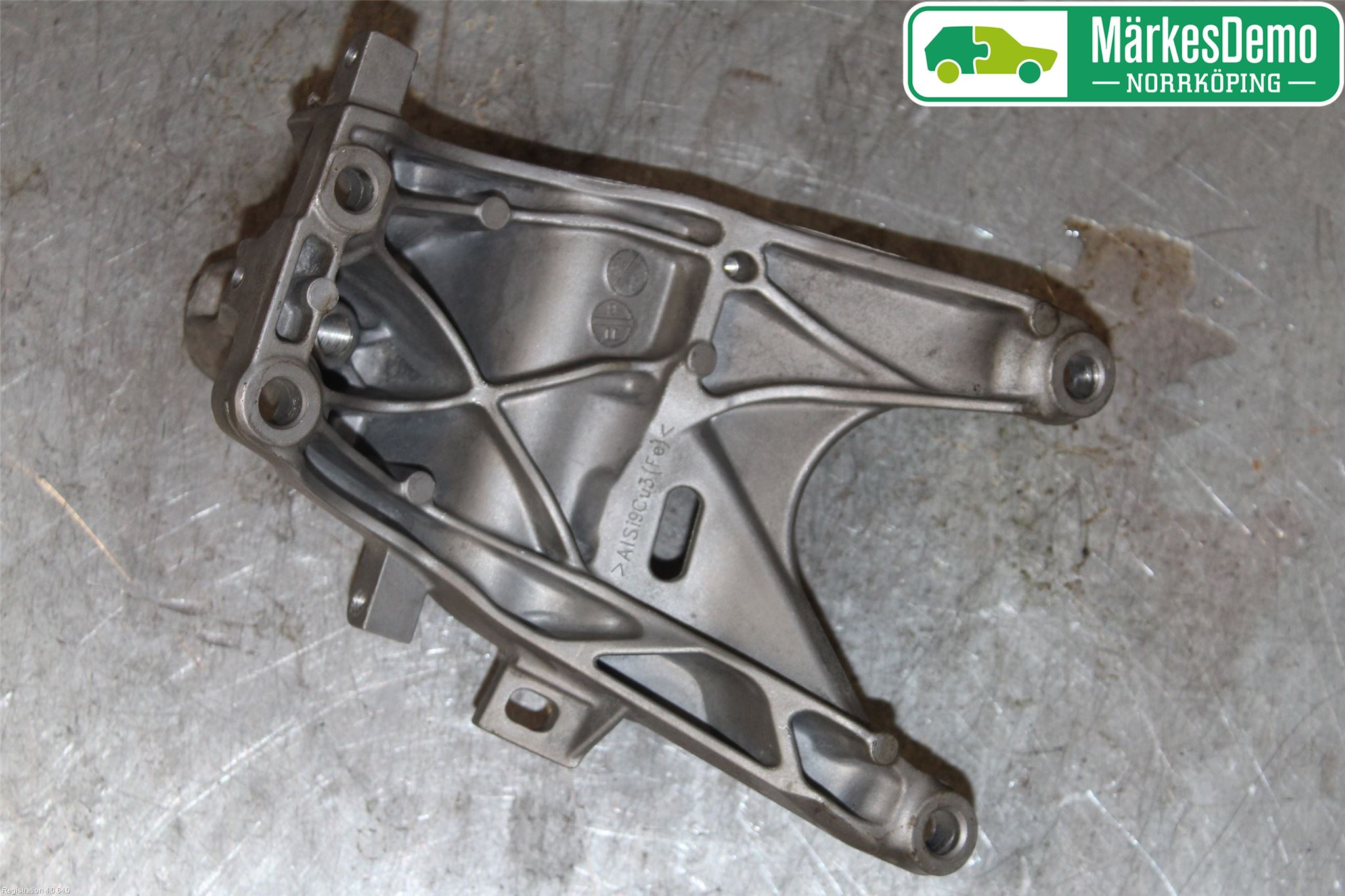 Audi A6 F2/C8 19- Motor Feste Stål-Alu