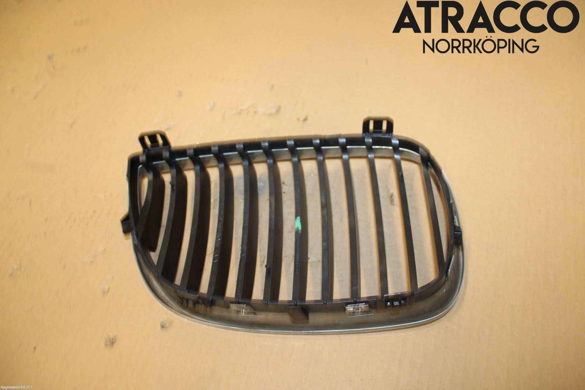 BMW 1 E87/81 5D/3D 03-11 Grilldel Venstre