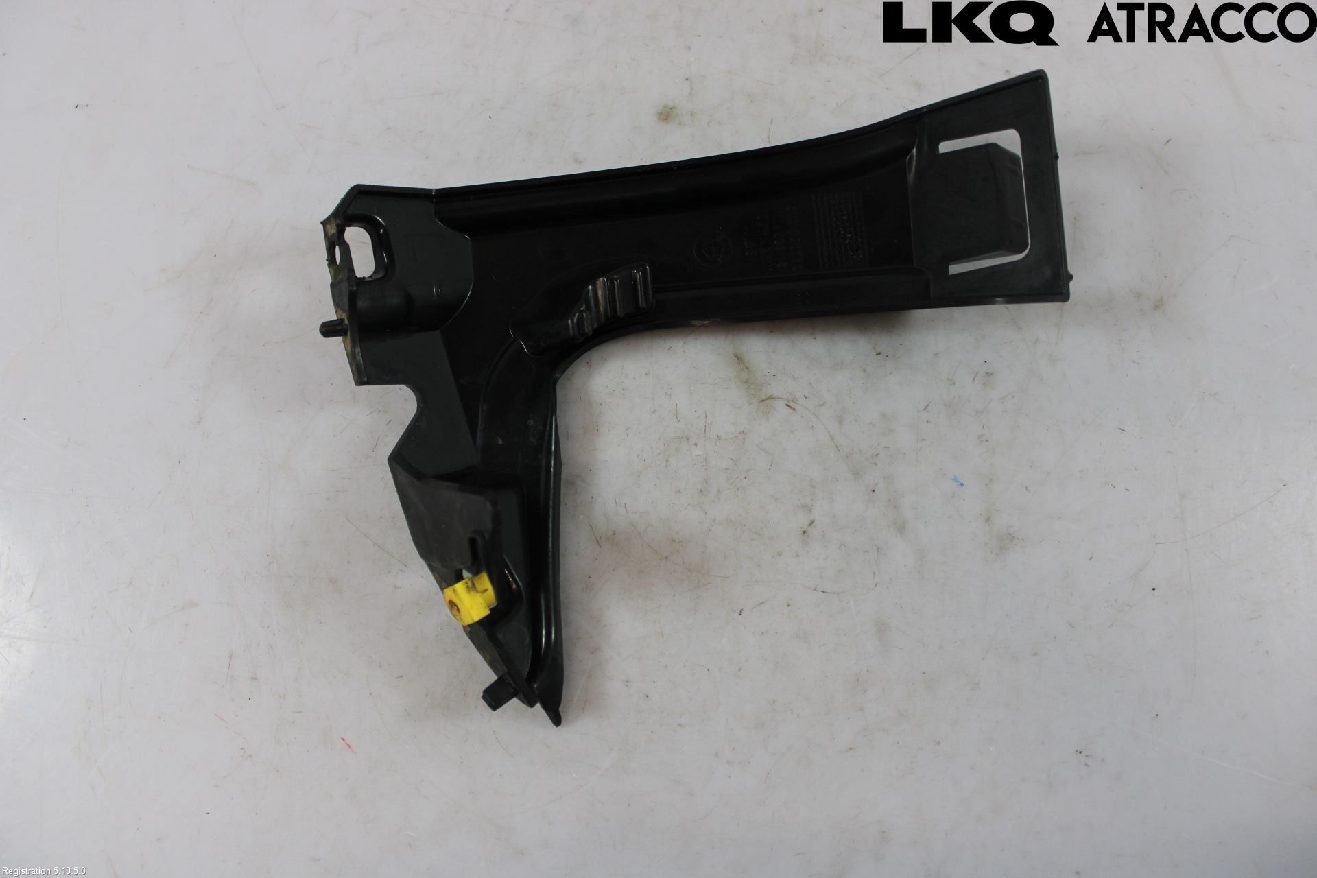 BMW 5 F10/F11/F18 09-17 Frontskjermfeste Venstre