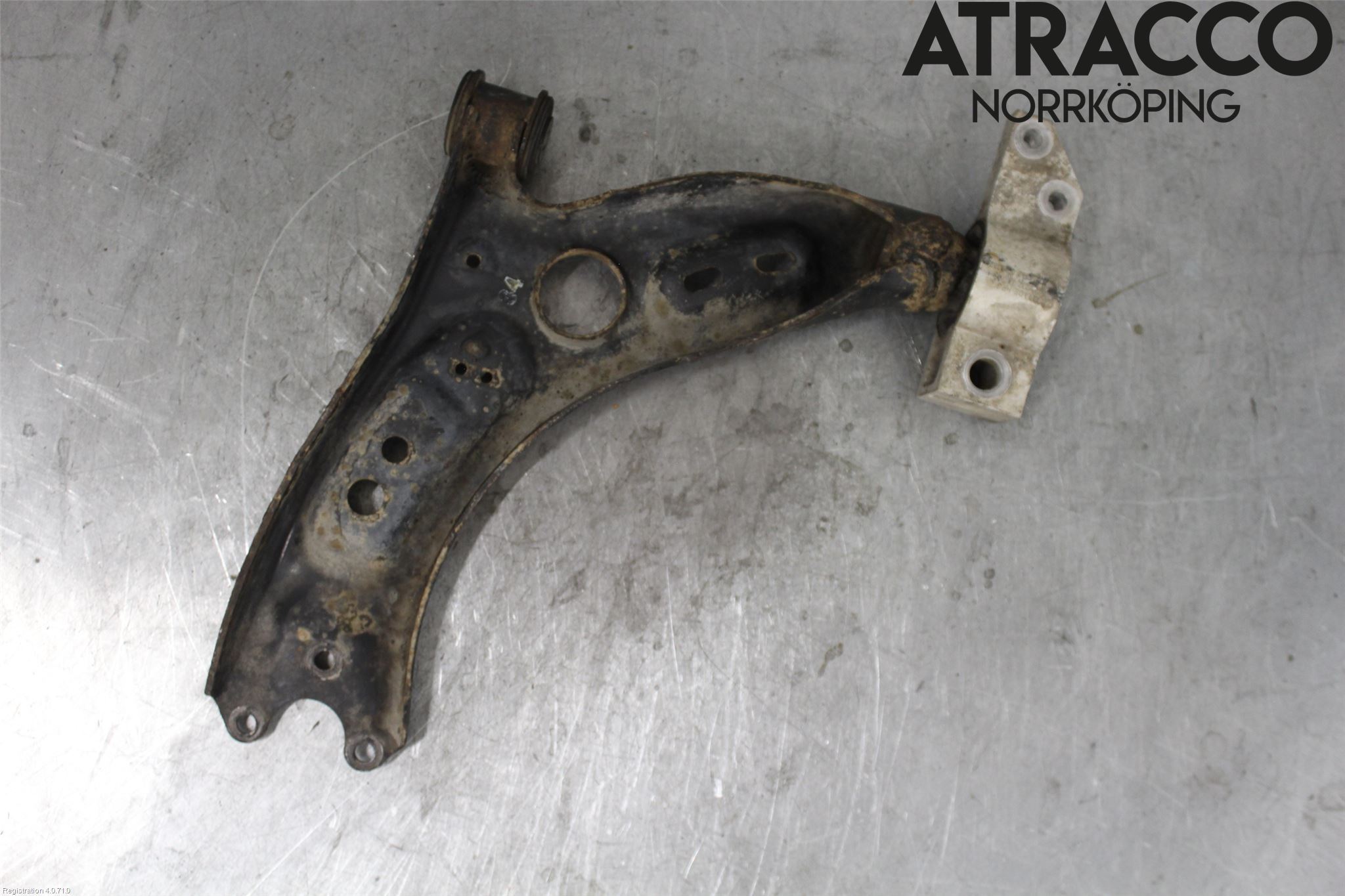 Volkswagen VW GOLF VI 09-13 Bærearm Foran Høyre Nedre