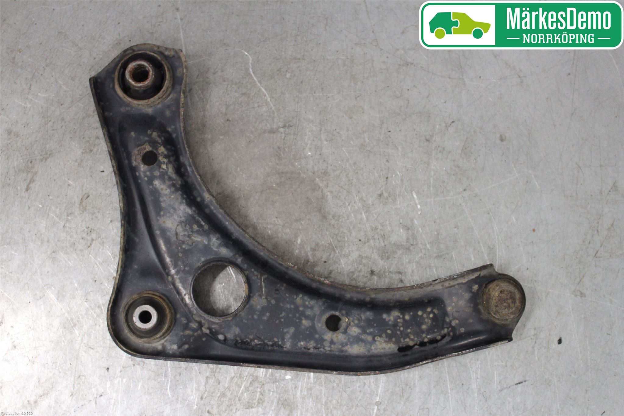 Nissan MICRA 11-16 Bærearm Foran Venstre Nedre