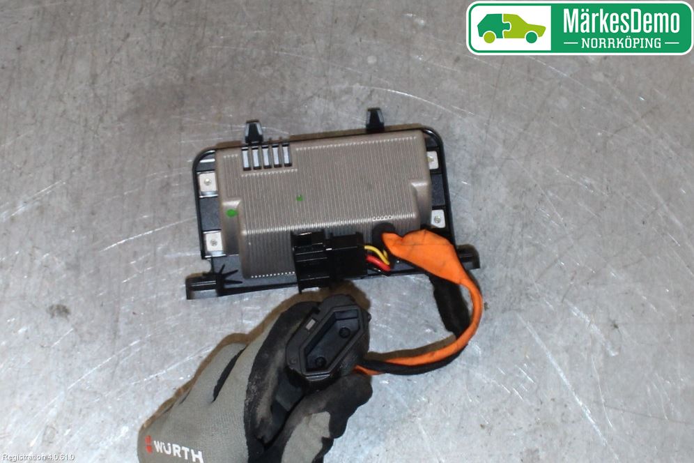 Skoda OCTAVIA (5E) 13-20 Inverter 12-)220V