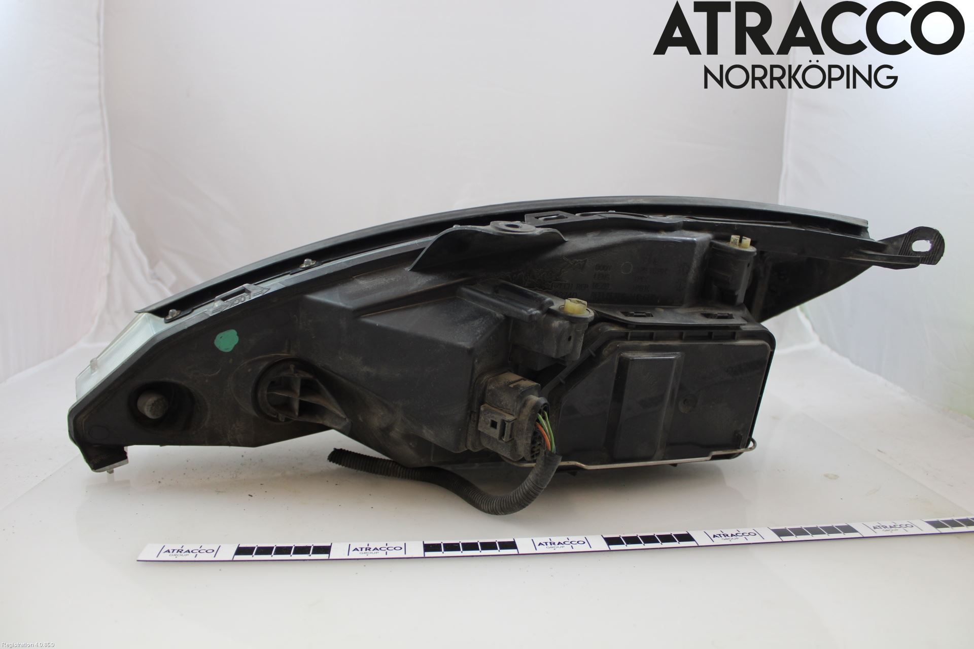 Ford FOCUS     99-04 Frontlykt Høyre