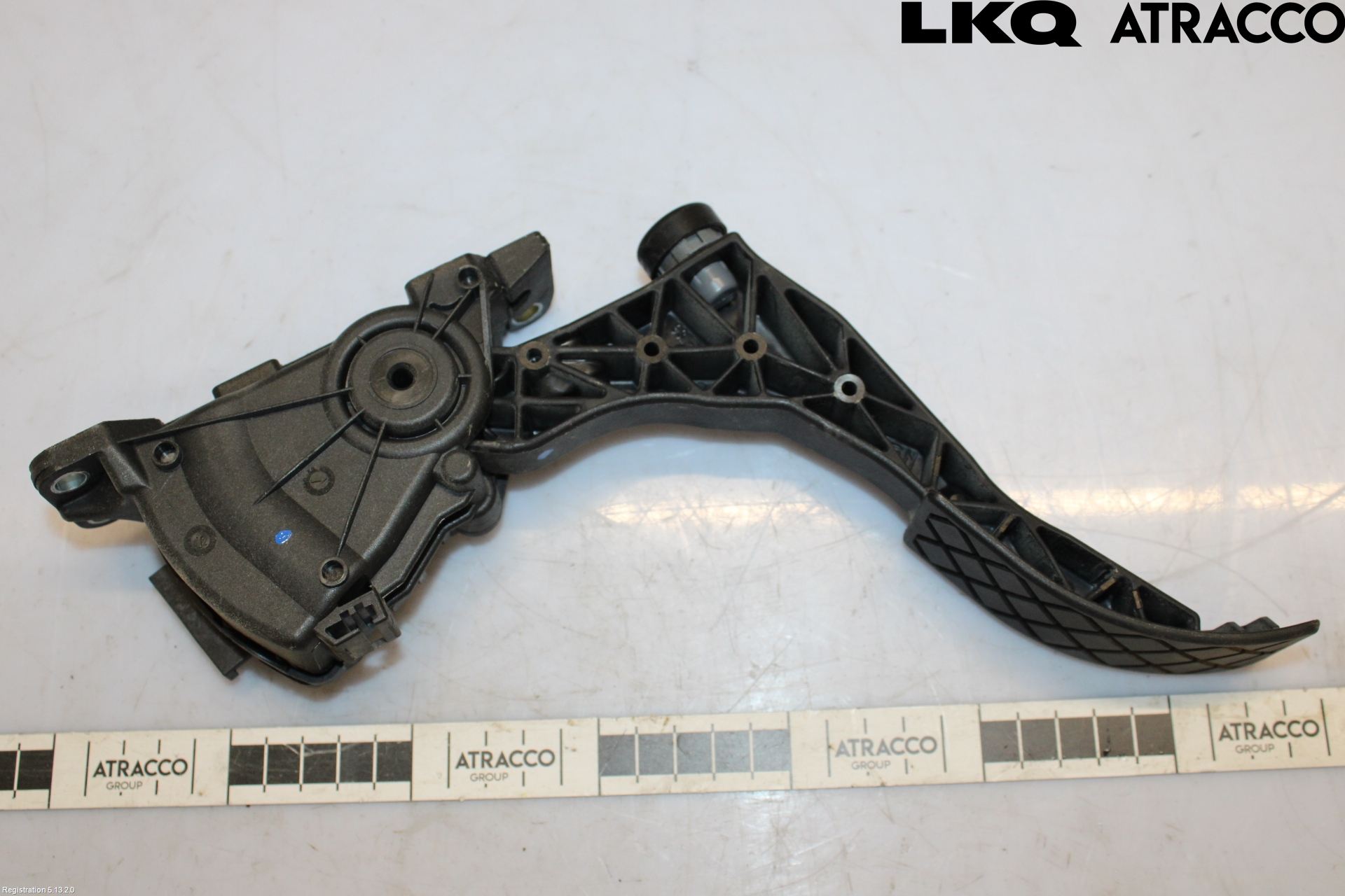 Volkswagen VW AMAROK 2H 10-22 Gasspedal