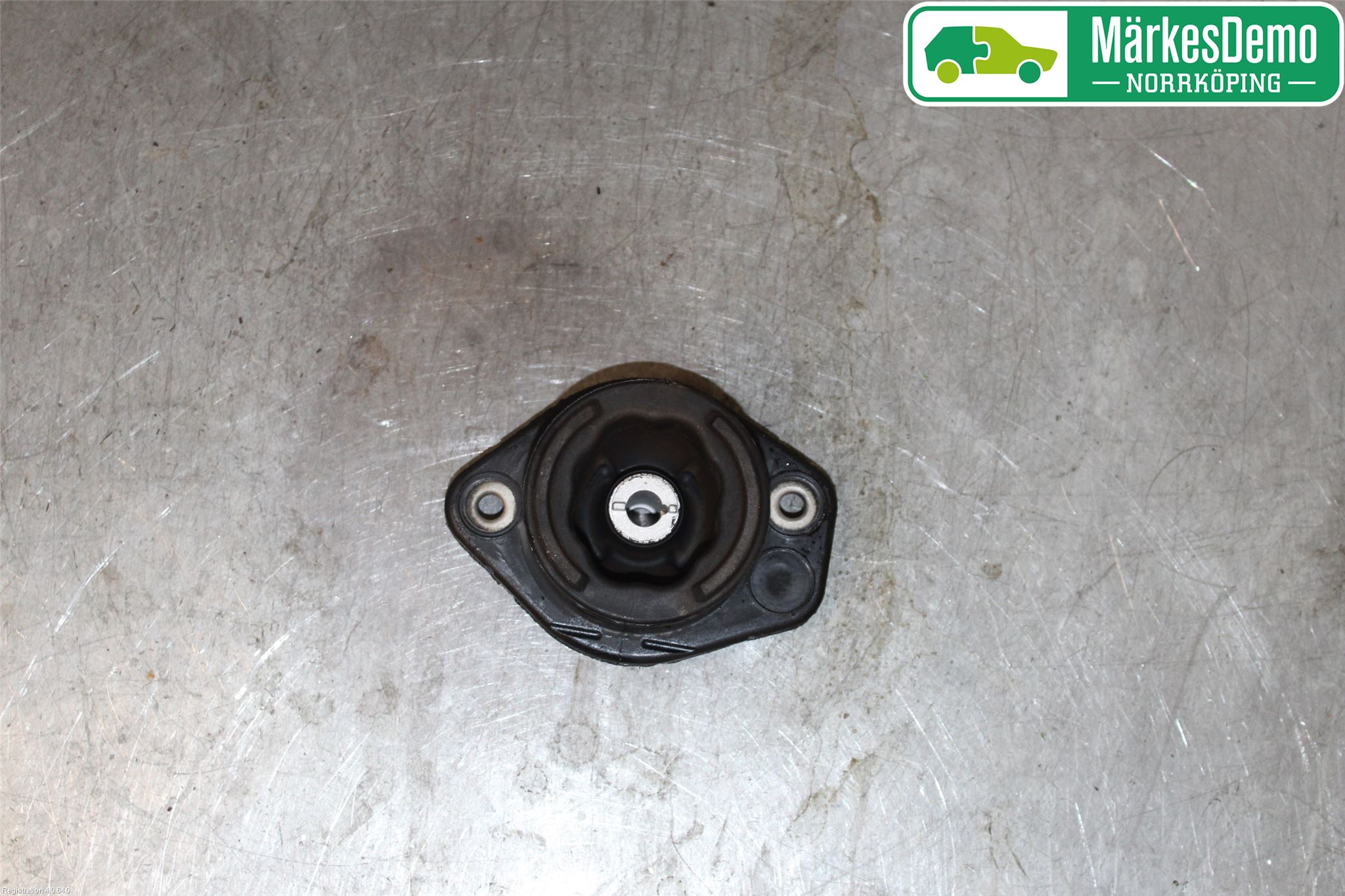 Volkswagen VW GOLF / E-GOLF VII 13-20 Motor Feste Gummi