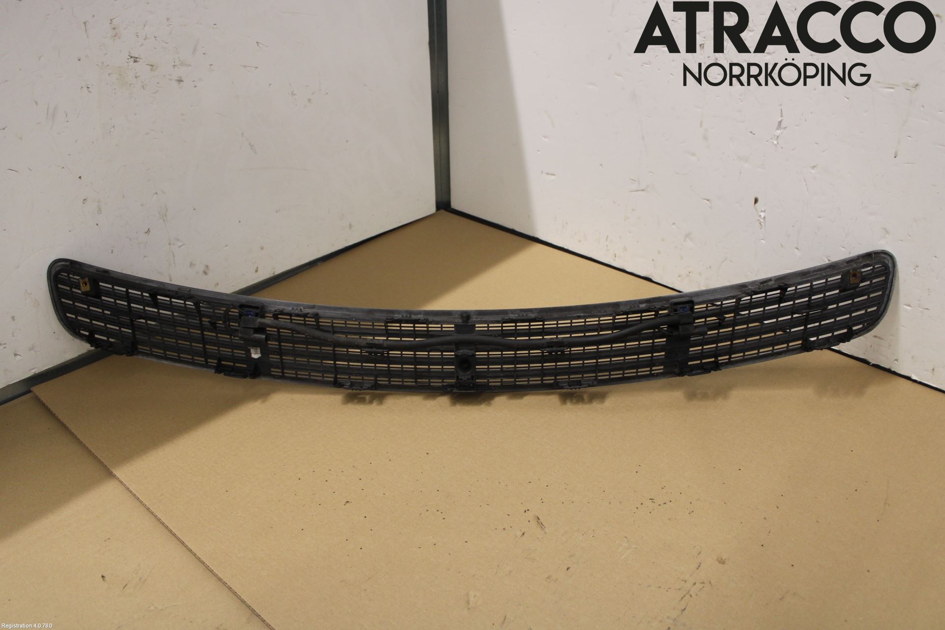 Mercedes-Benz MB CLS (C219) 03-11 Grilldel Midt