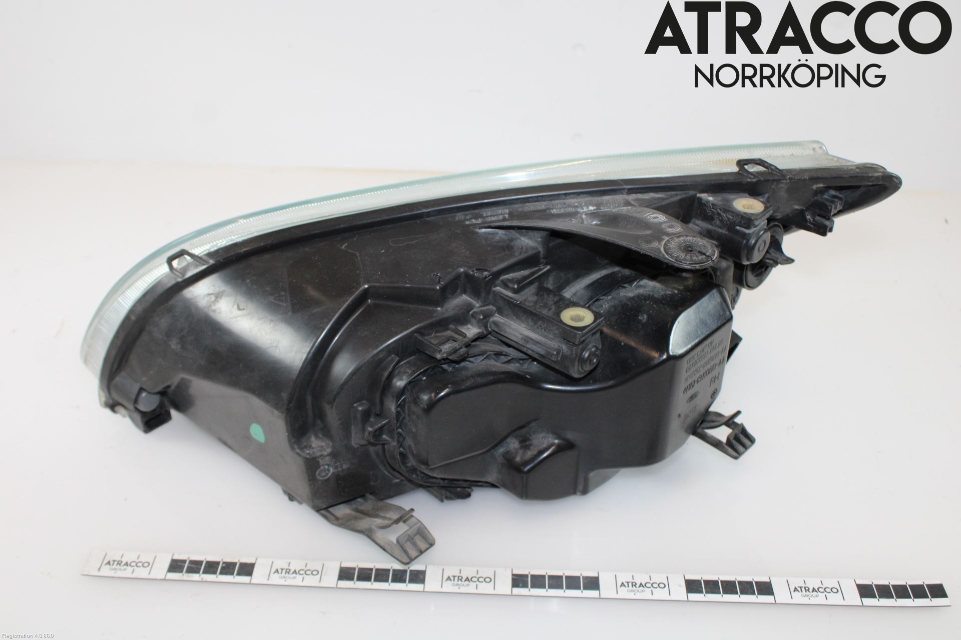 Ford FOCUS     04-07 Frontlykt Høyre