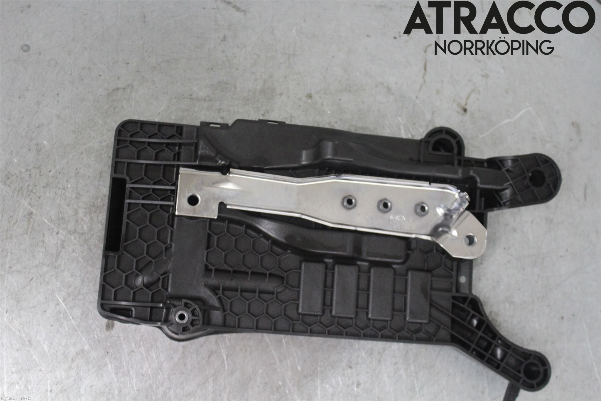 Skoda SCALA 19- Batterikasse - Feste - Holder