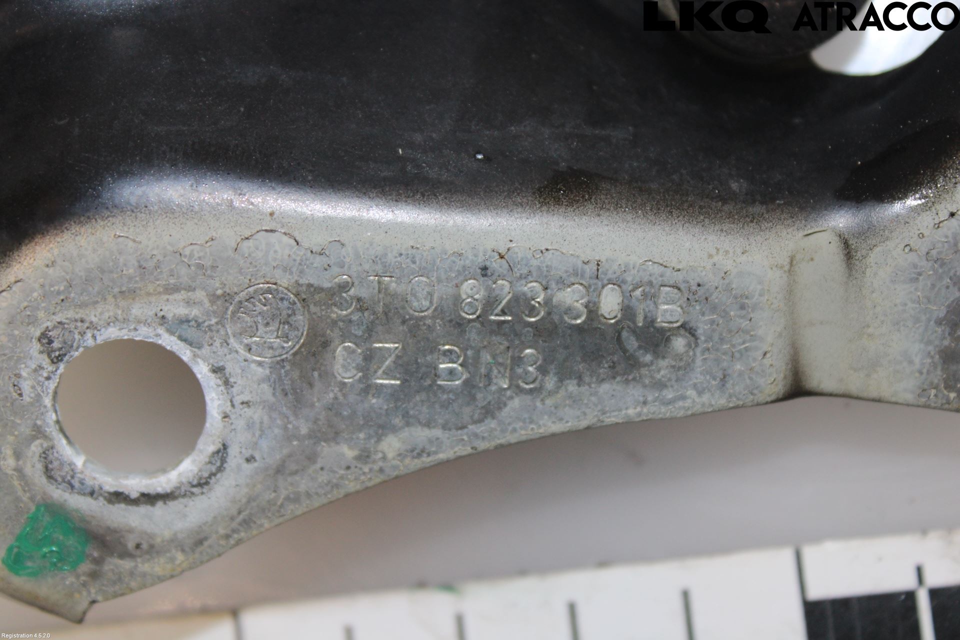 Skoda SUPERB 09-15 Panser Hengsel - Hengsler