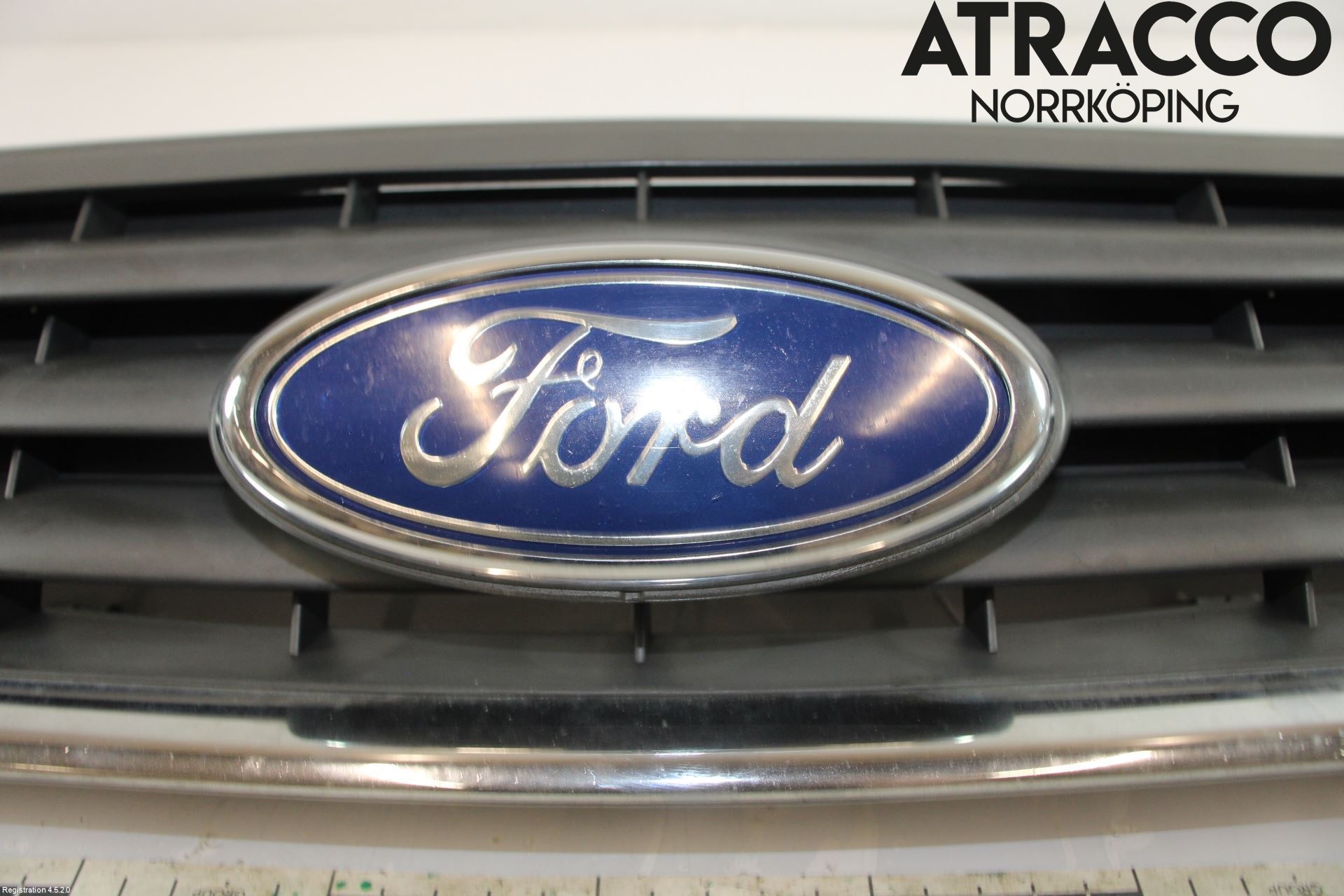 Ford KUGA 08-12 Grill Komplett
