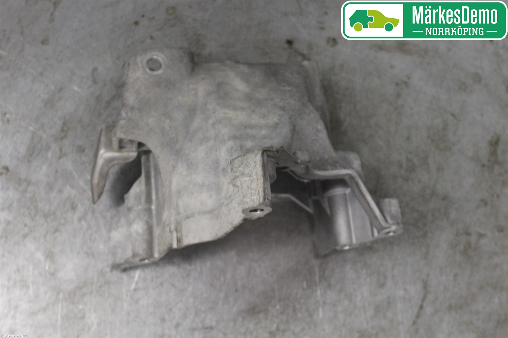 Volkswagen VW GOLF / E-GOLF VII 13-20 Motor Feste Stål-Alu