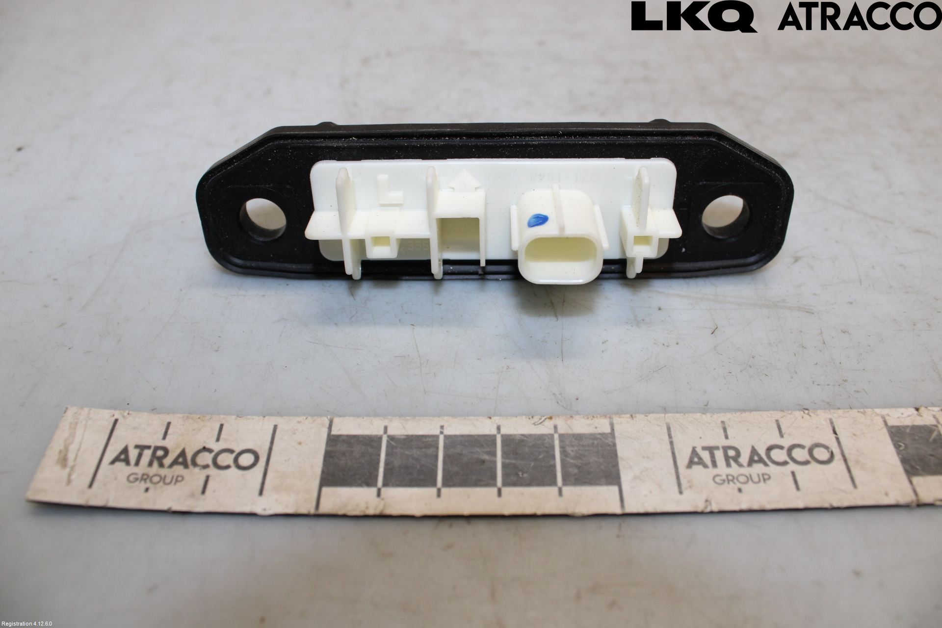 Toyota RAV4 19- Bakluke Handtak Ytre