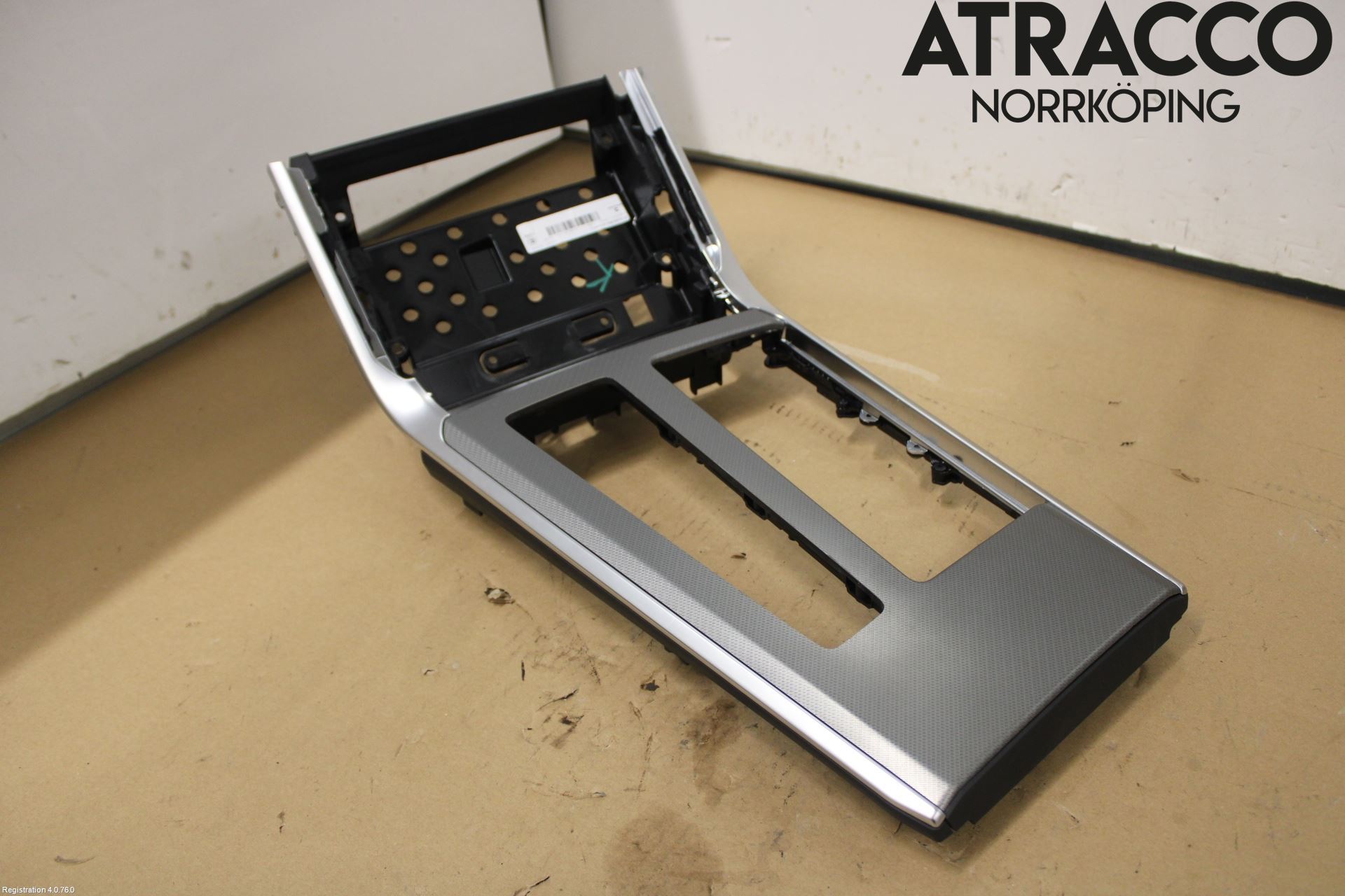 Audi A6 F2/C8 19- Instrumentkonsoll Midt