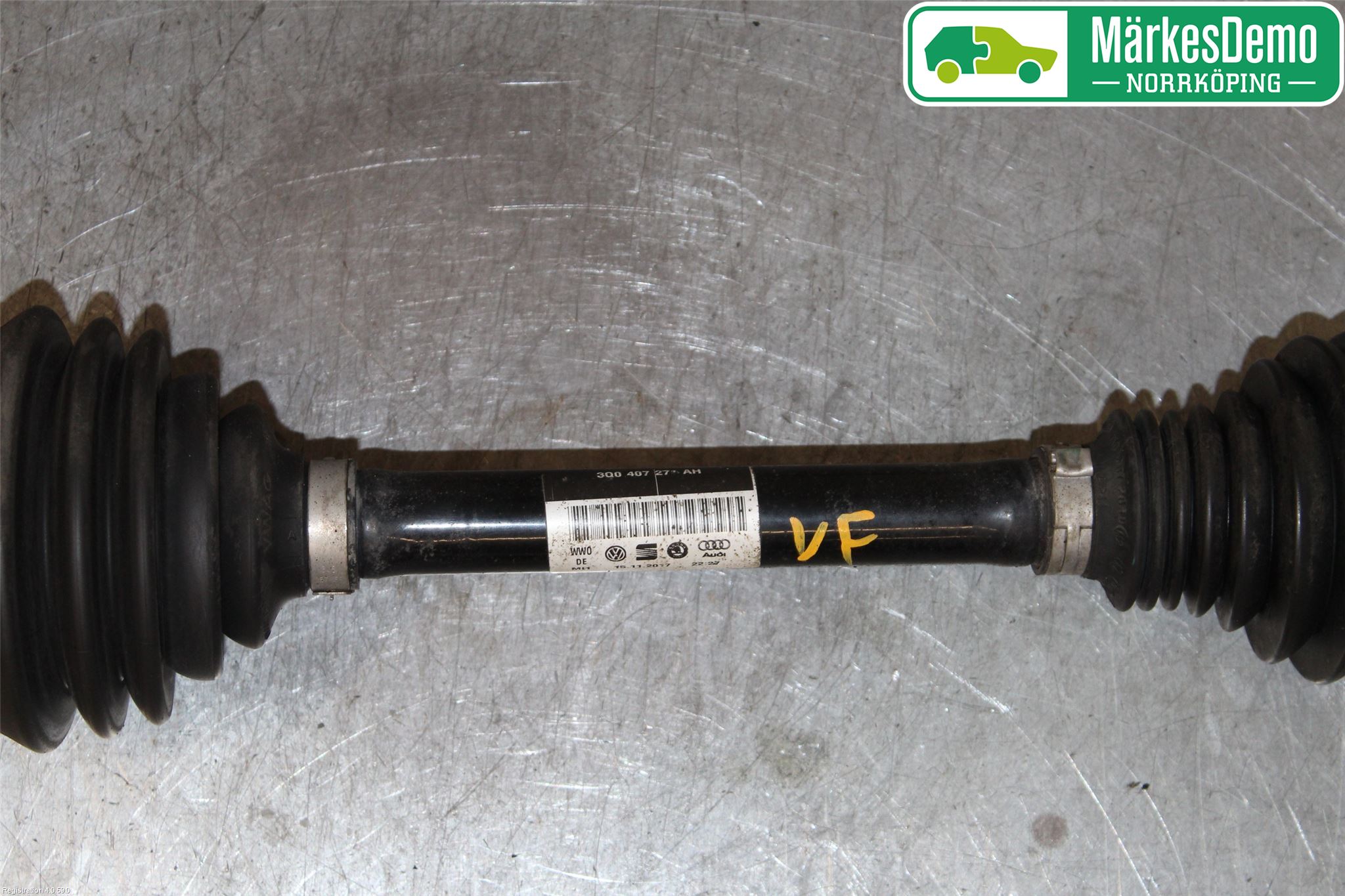 Volkswagen VW PASSAT 15-19 Drivaksel Foran Kompl Venstre
