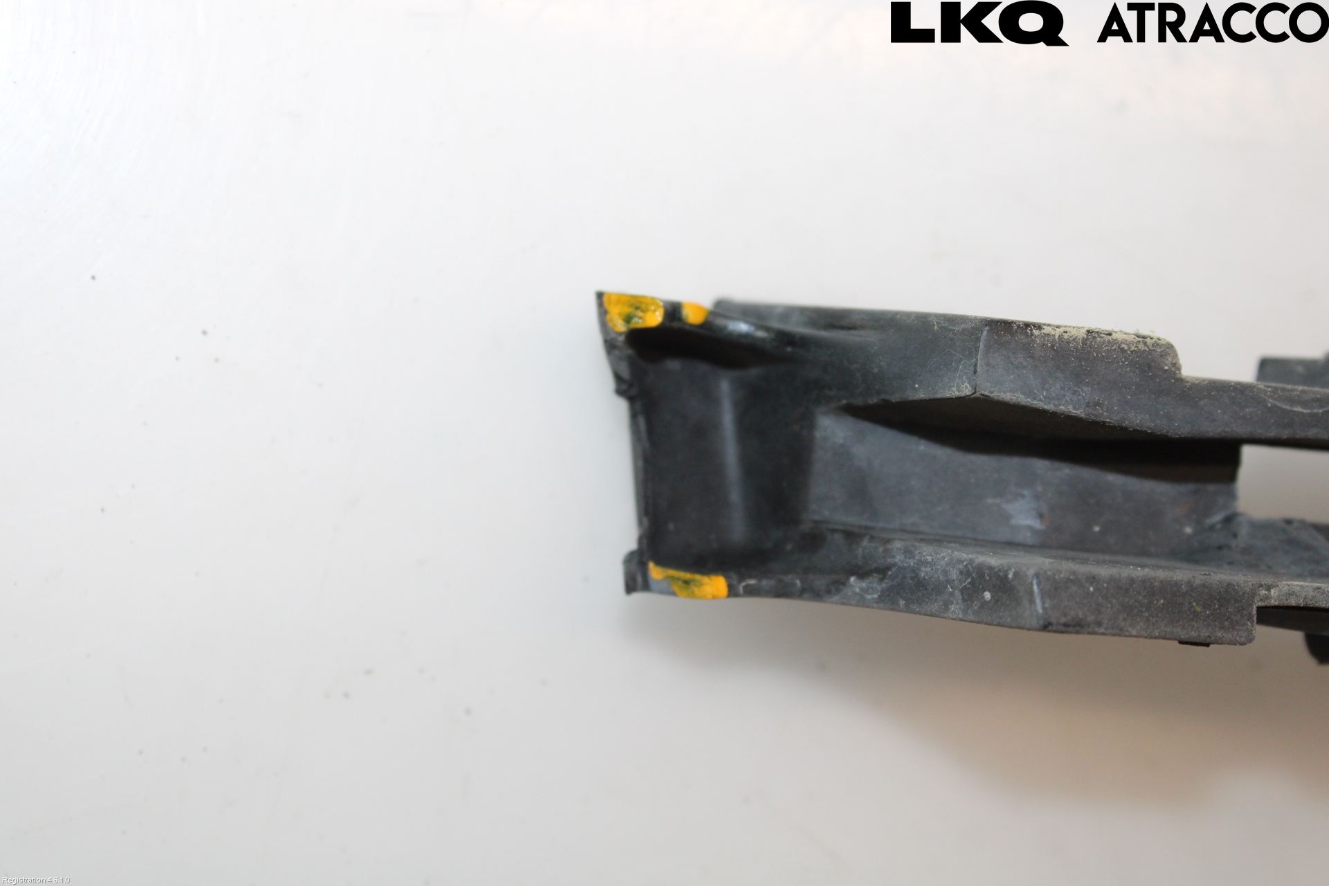 BMW 5 E34      88-96 Frontlykt Holder-Feste