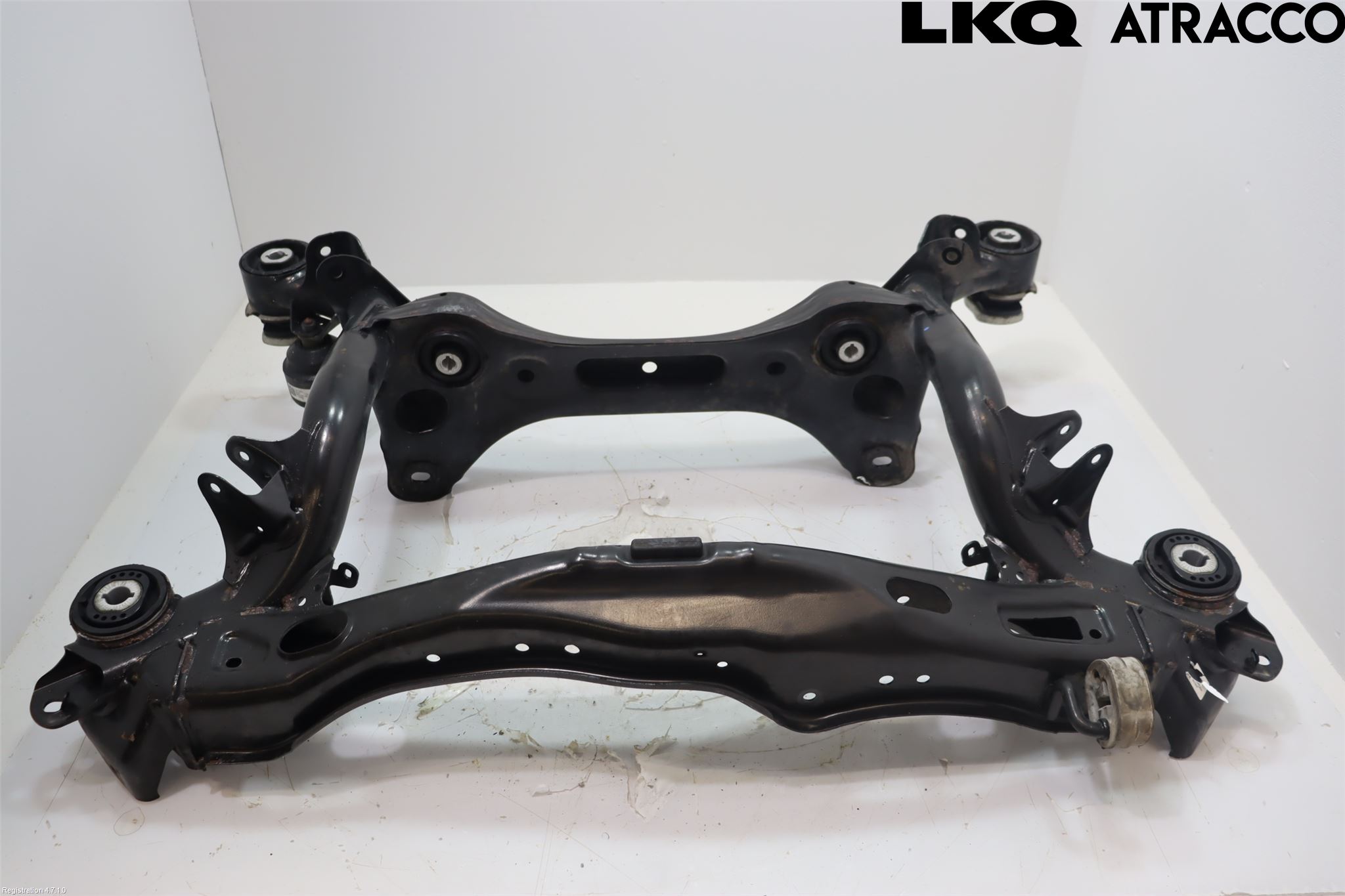 Audi A4/S4 B9 20- Bakaksel Feste Travers-Ramme