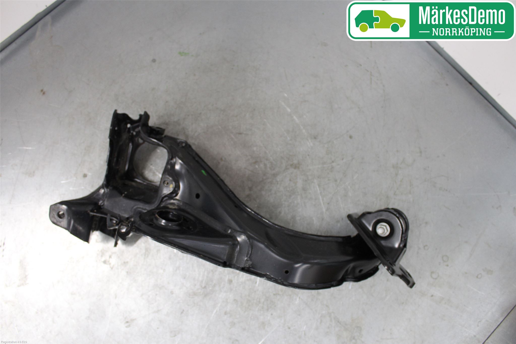 BMW 2 F46 GRAN TOURER 15-22 Spindel Vb