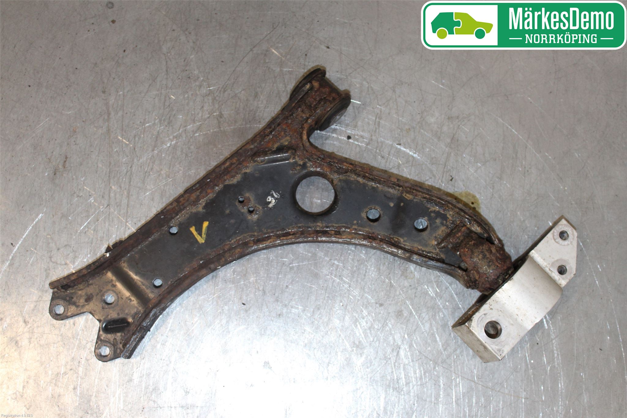Volkswagen VW GOLF V 04-09 Bærearm Foran Venstre Nedre