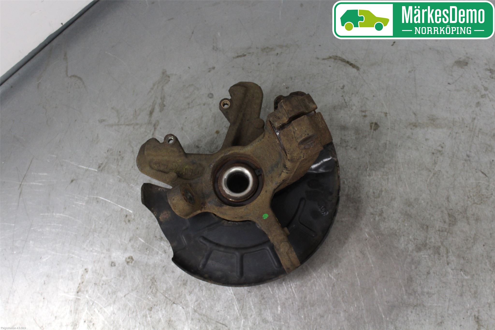 Volkswagen VW POLO 10-17 Spindel Hf