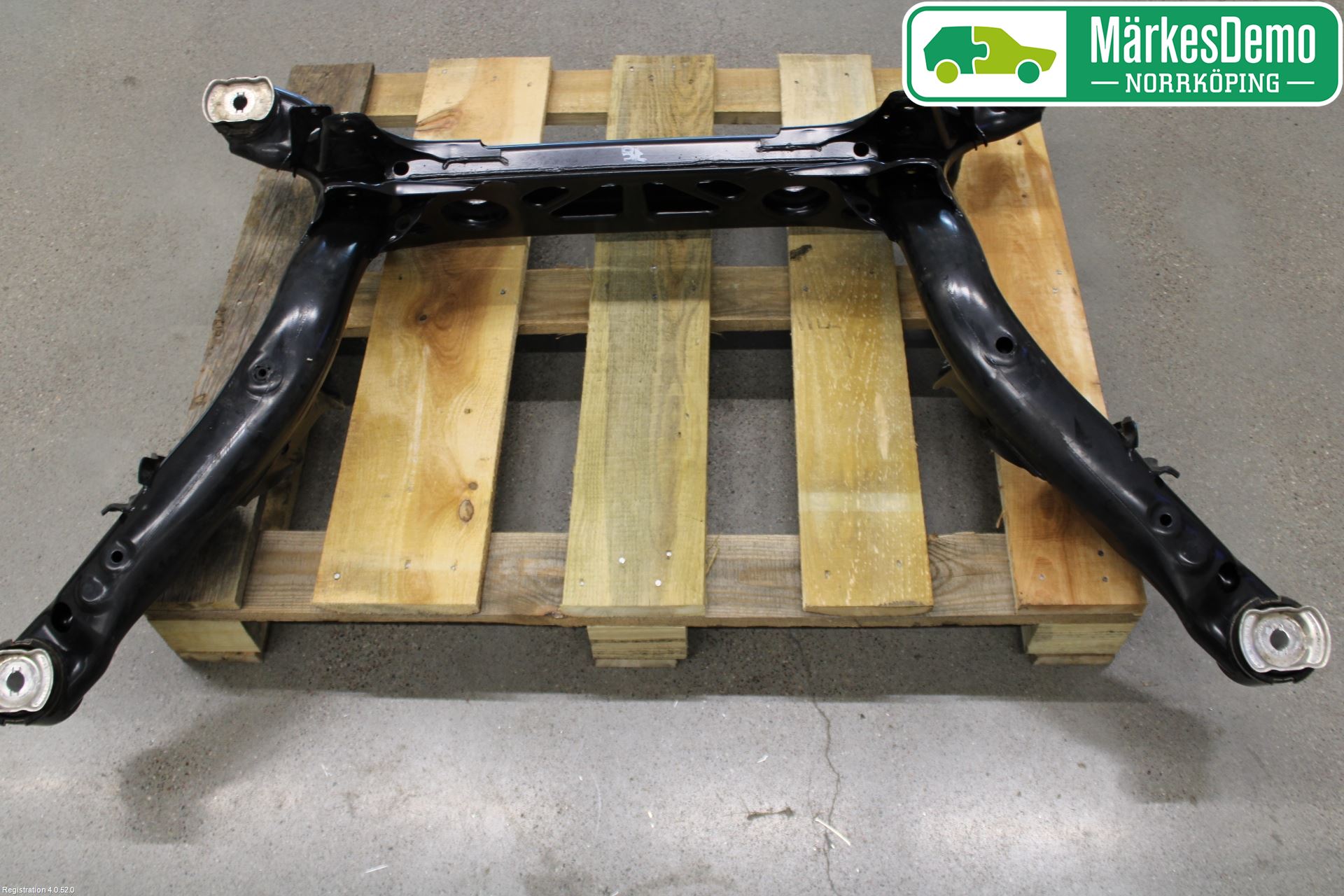 Audi A6/S6 4G 11-18 Bakaksel Feste Travers-Ramme