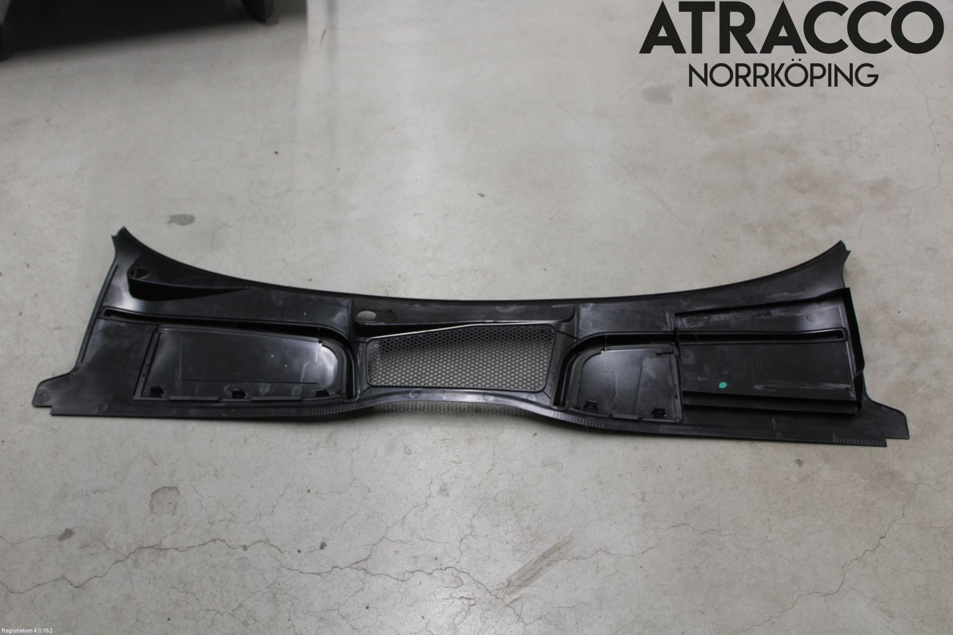 Audi A4/S4 B9 20- Visker Deksel-Grill-Under Frr