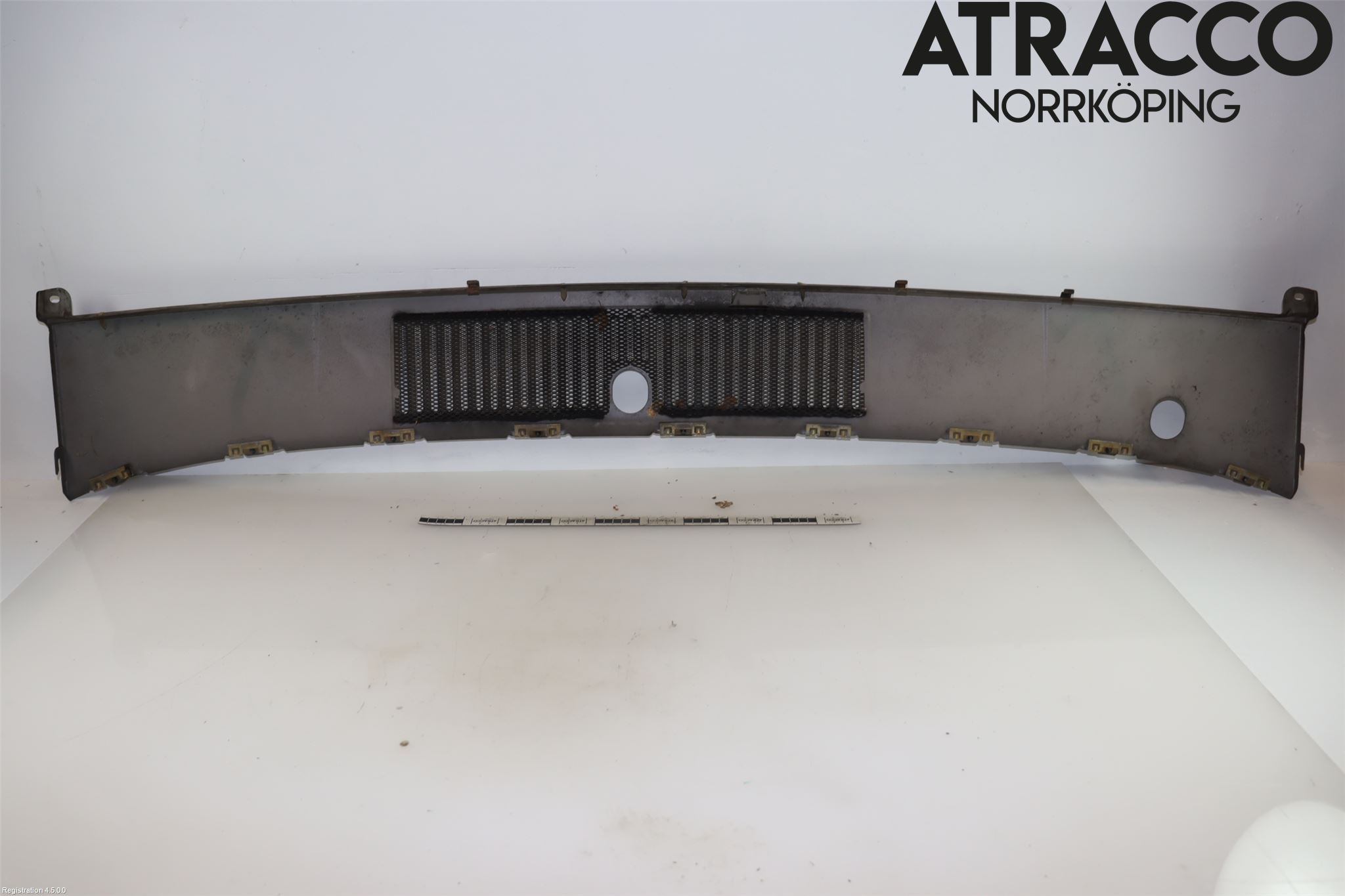 Volvo 740 84-87 Visker Deksel-Grill-Under Frr