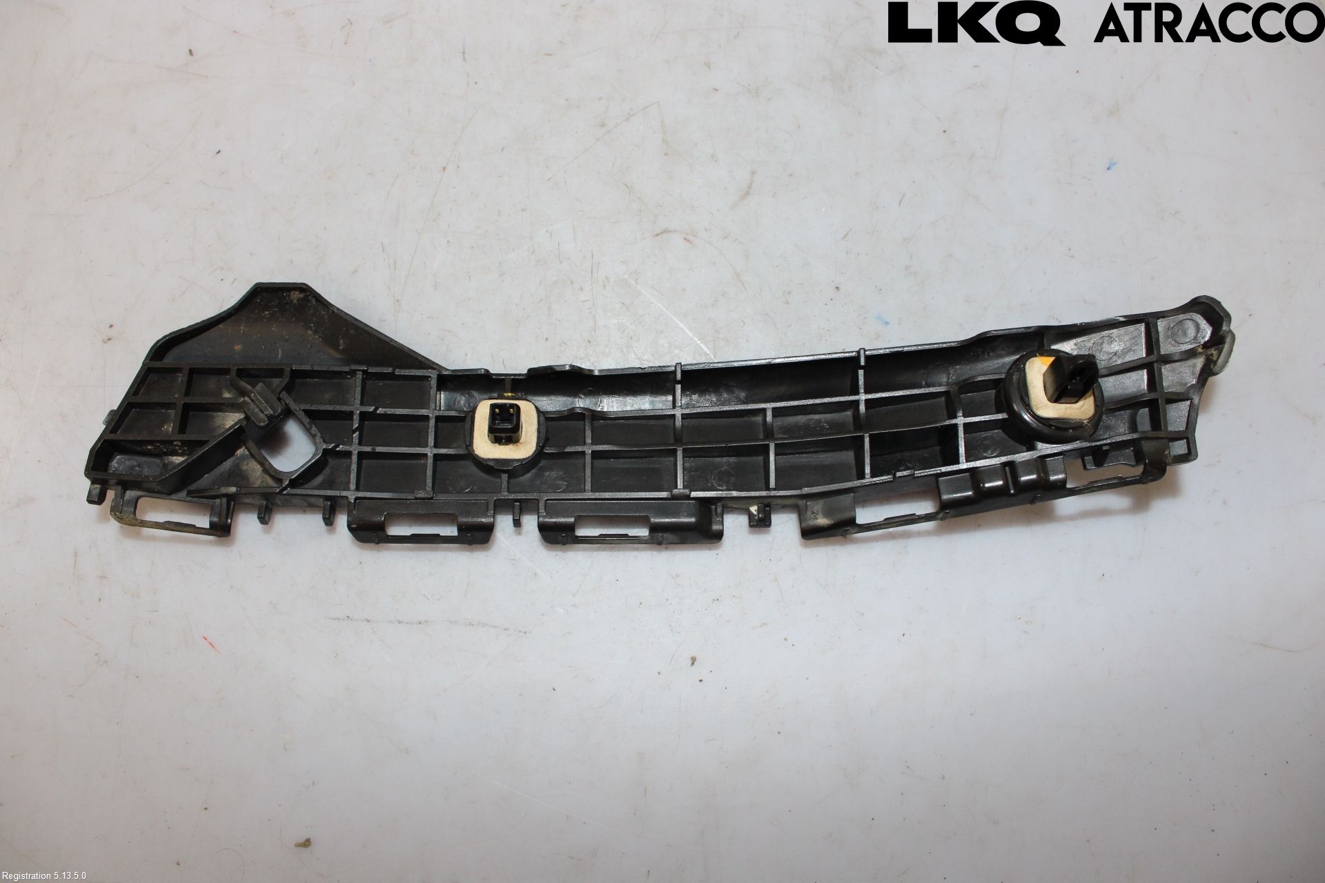Toyota YARIS XP130 12-14 Støtfangerfeste Bak Venstre