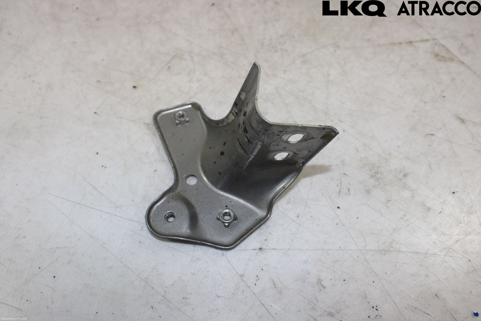 Skoda FABIA 07-14 Fenderfeste Foran Høy