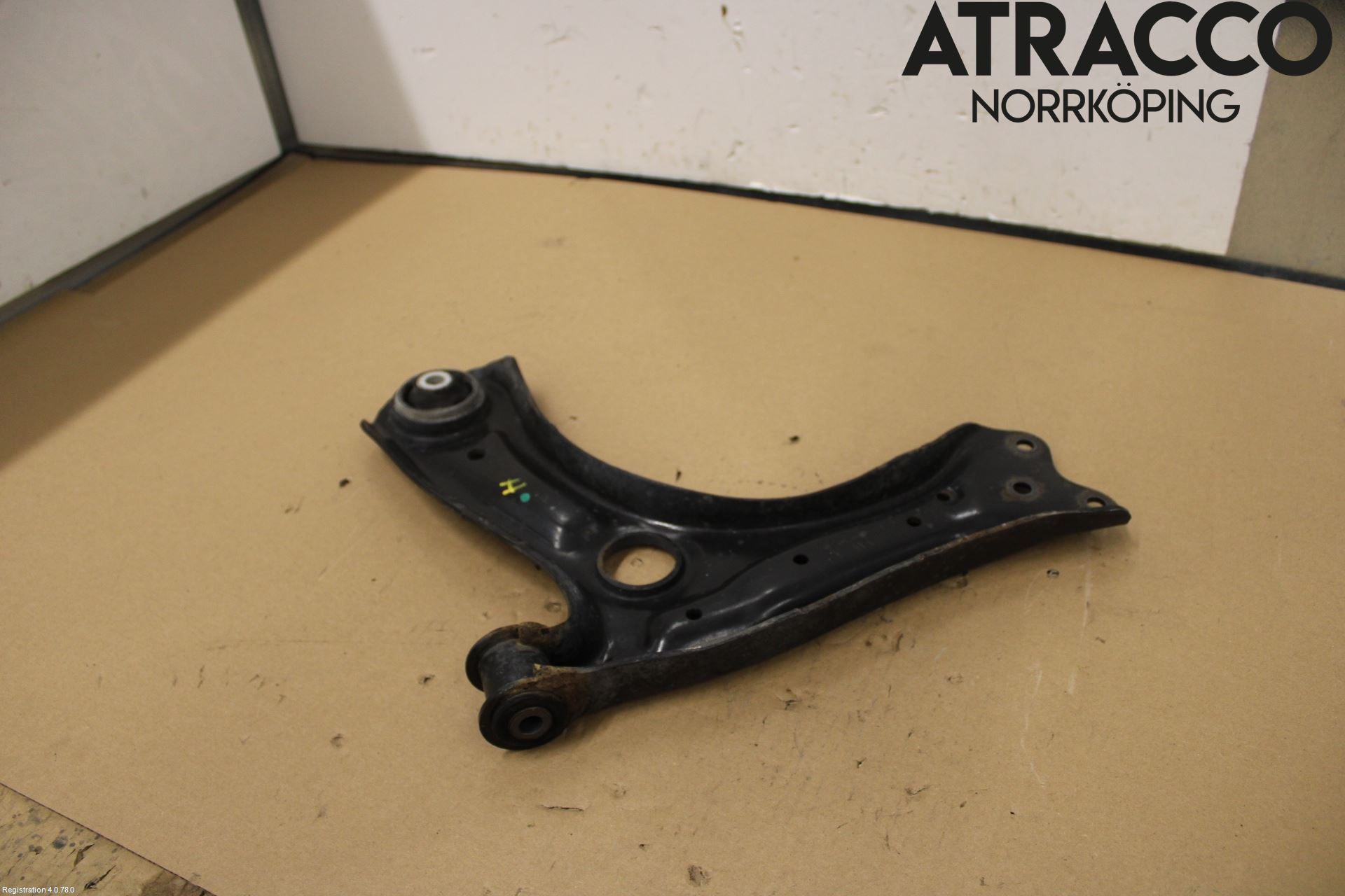 Volkswagen VW POLO 10-17 Bærearm Foran Høyre Nedre