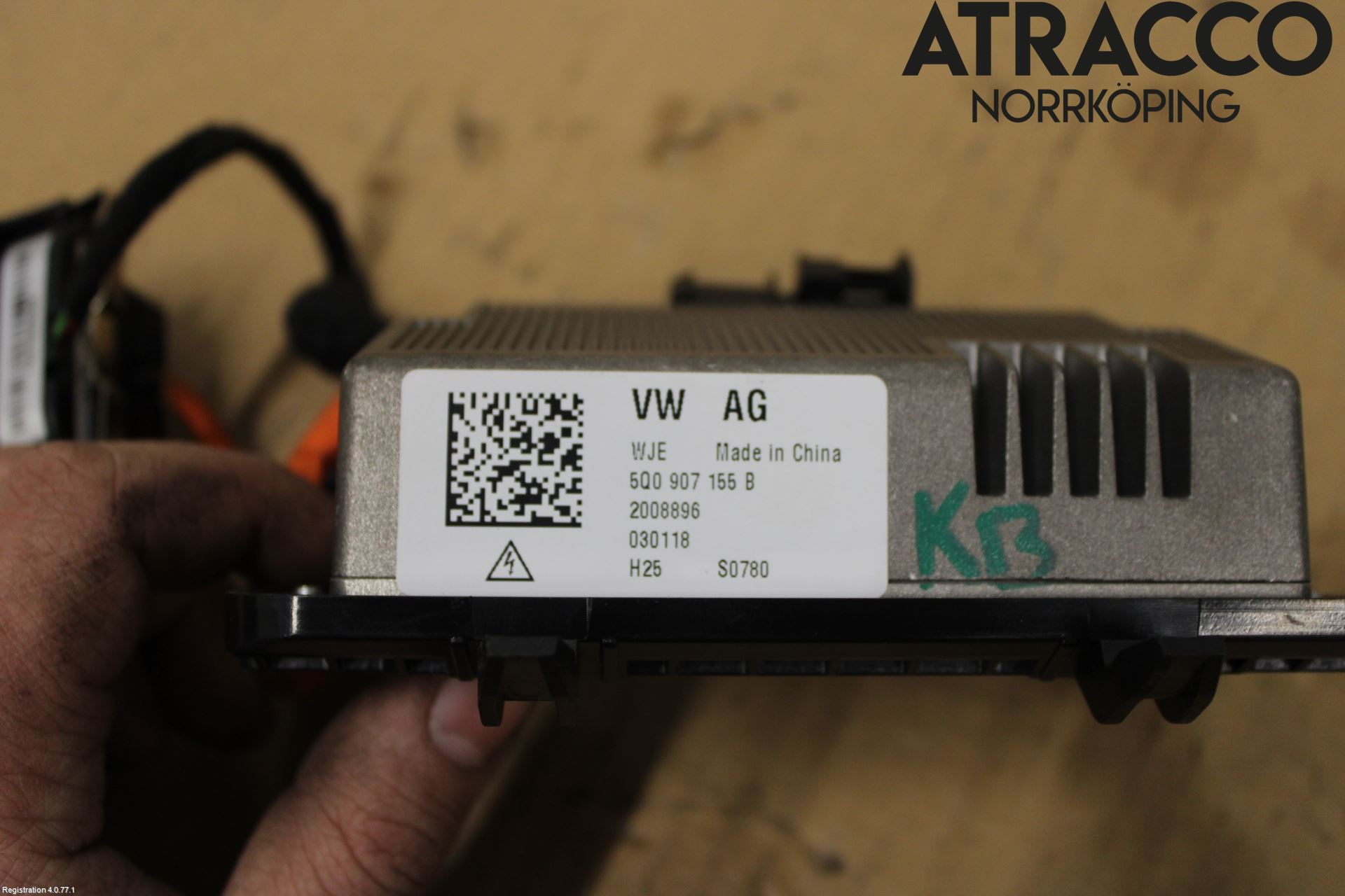 Skoda OCTAVIA (5E) 13-20 Inverter 12-)220V