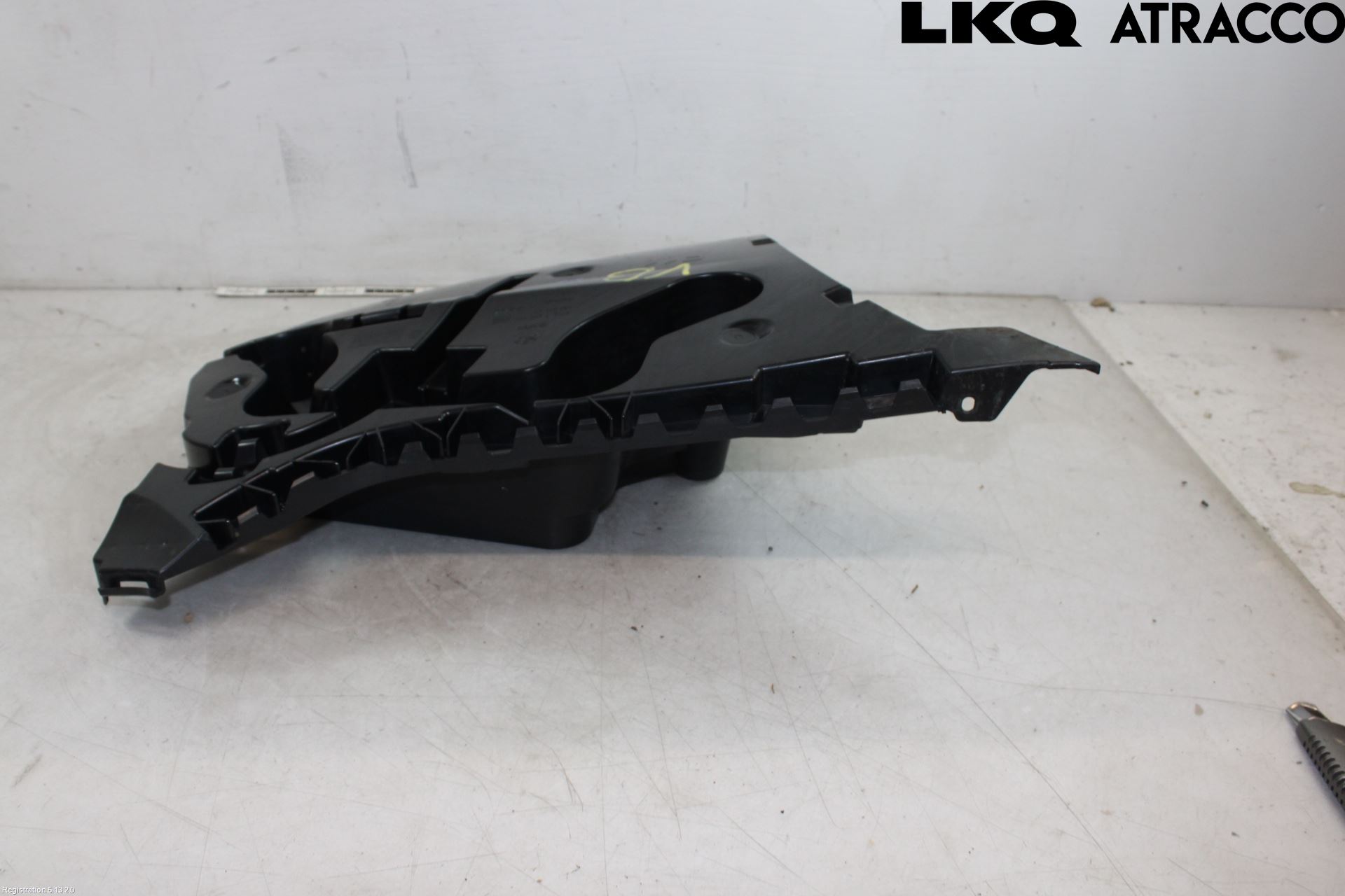 BMW 5 F10/F11/F18 09-17 Støtfangerfeste Bak Venstre